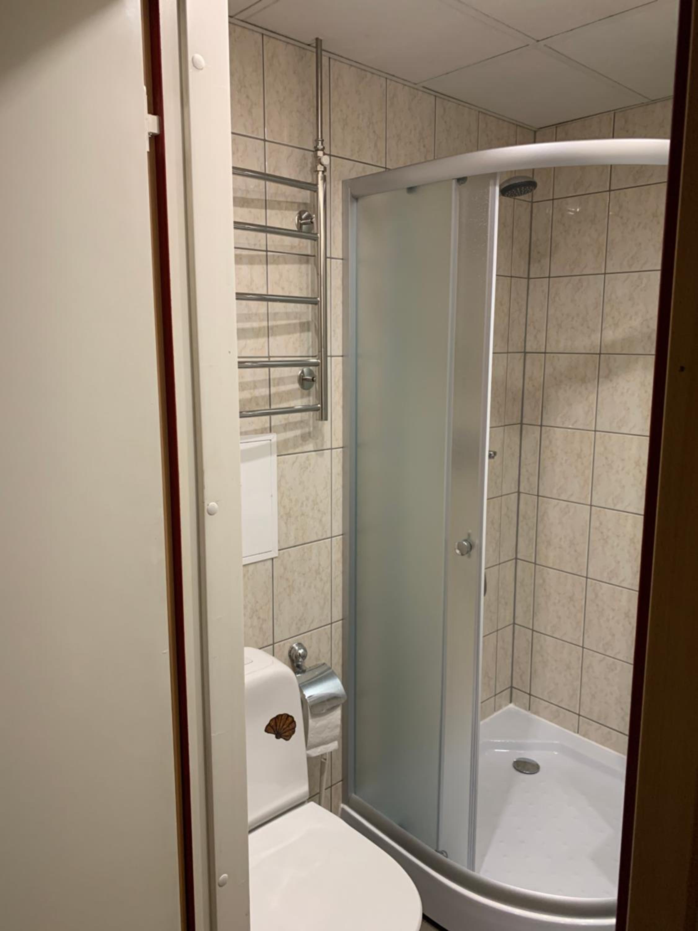 DIKOL Two-Room Apartment-SELF CHECK-in & FREE Parking Near City Center