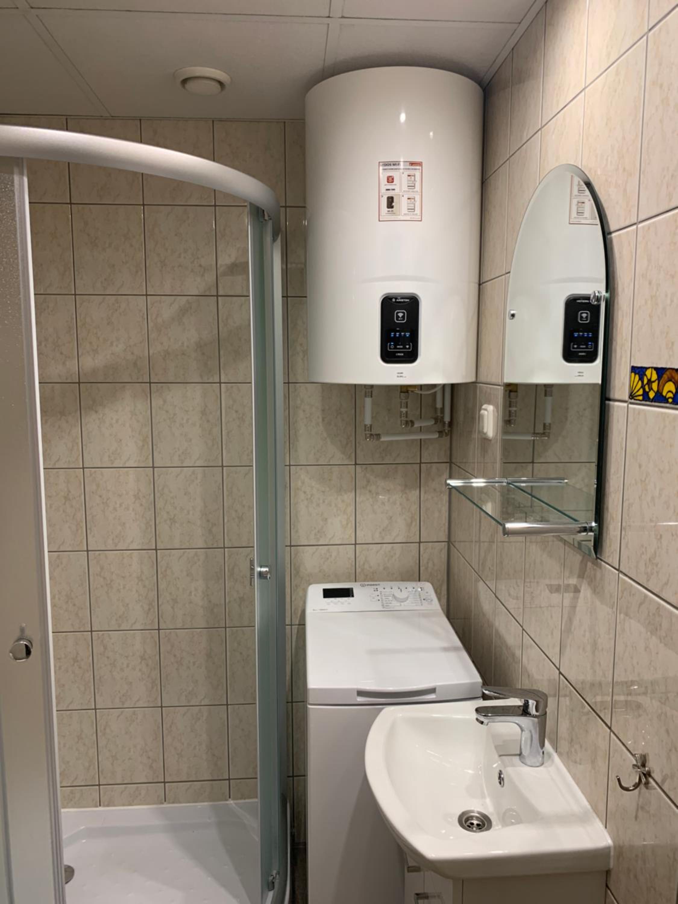 DIKOL Two-Room Apartment-SELF CHECK-in & FREE Parking Near City Center