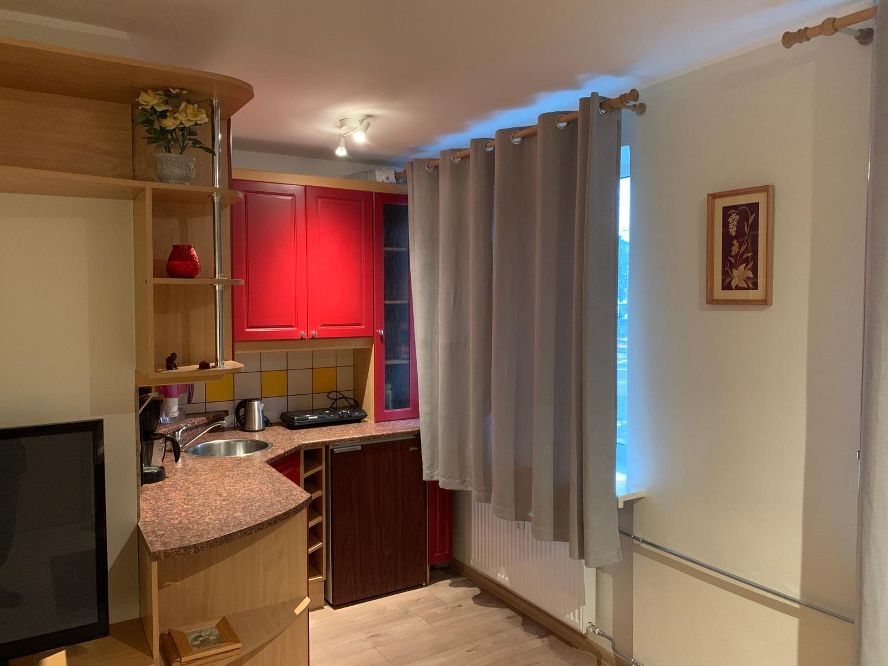 DIKOL Two-Room Apartment-SELF CHECK-in & FREE Parking Near City Center