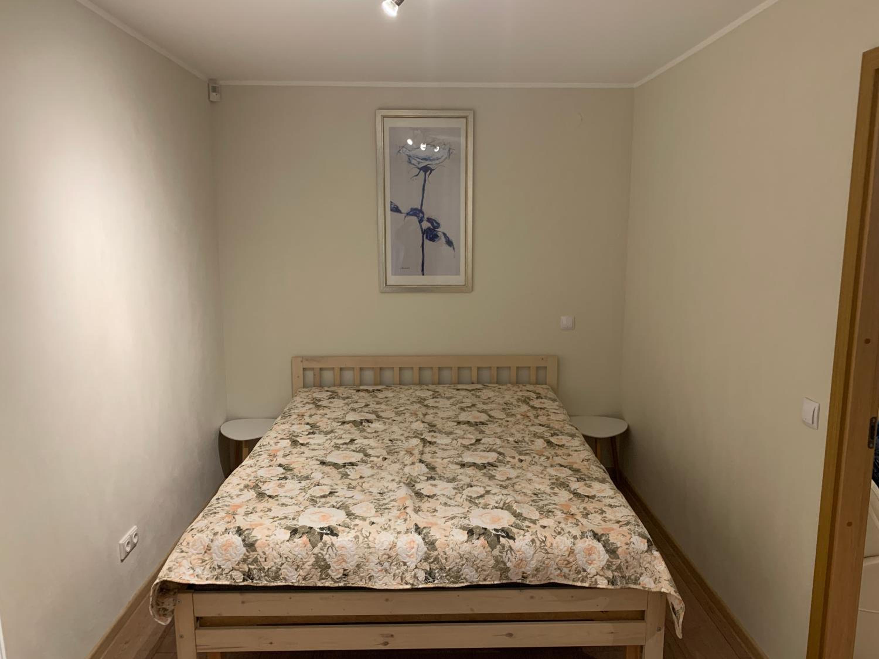DIKOL Two-Room Apartment-SELF CHECK-in & FREE Parking Near City Center