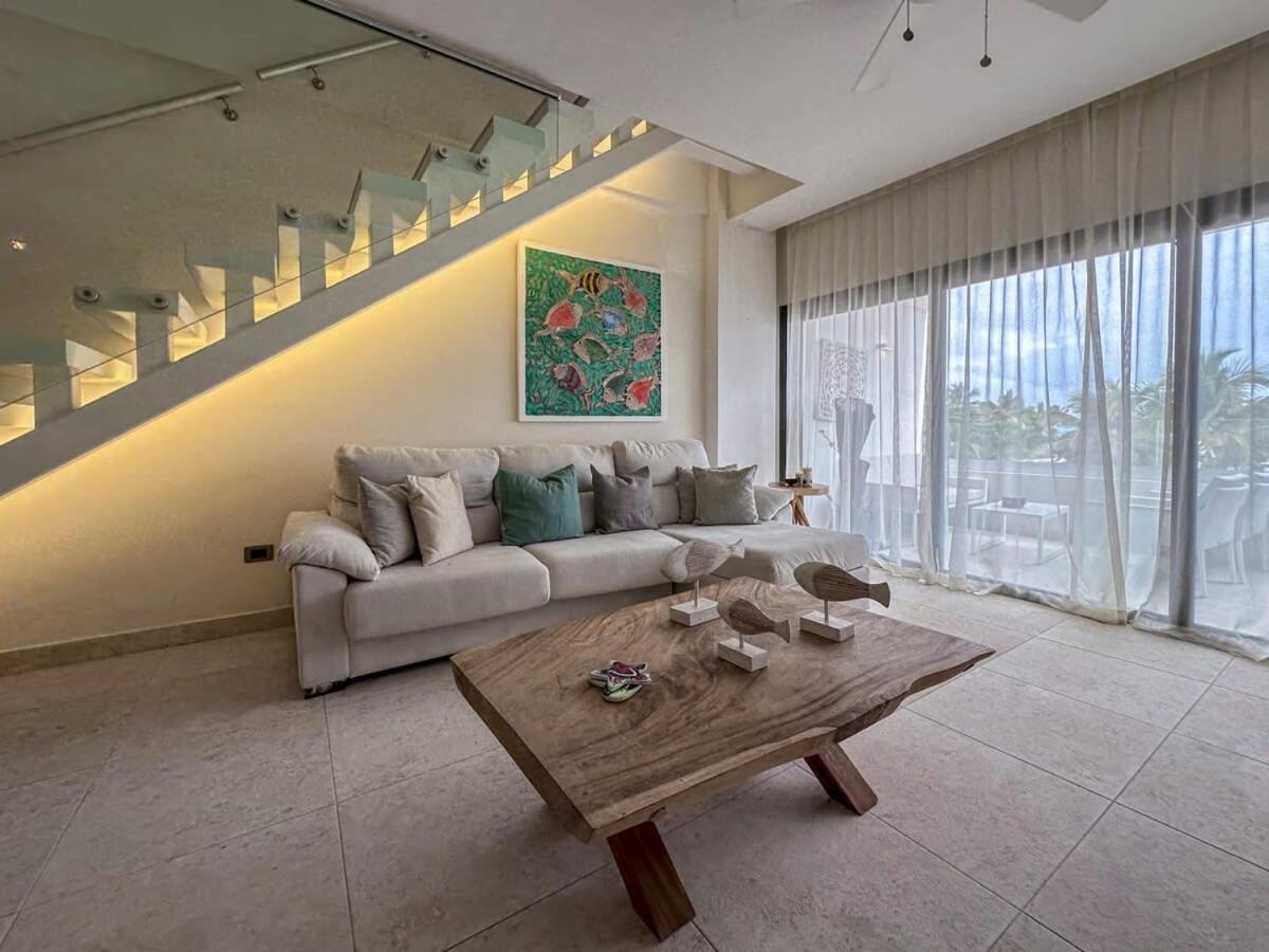 Beautiful Ocean View Penthouse