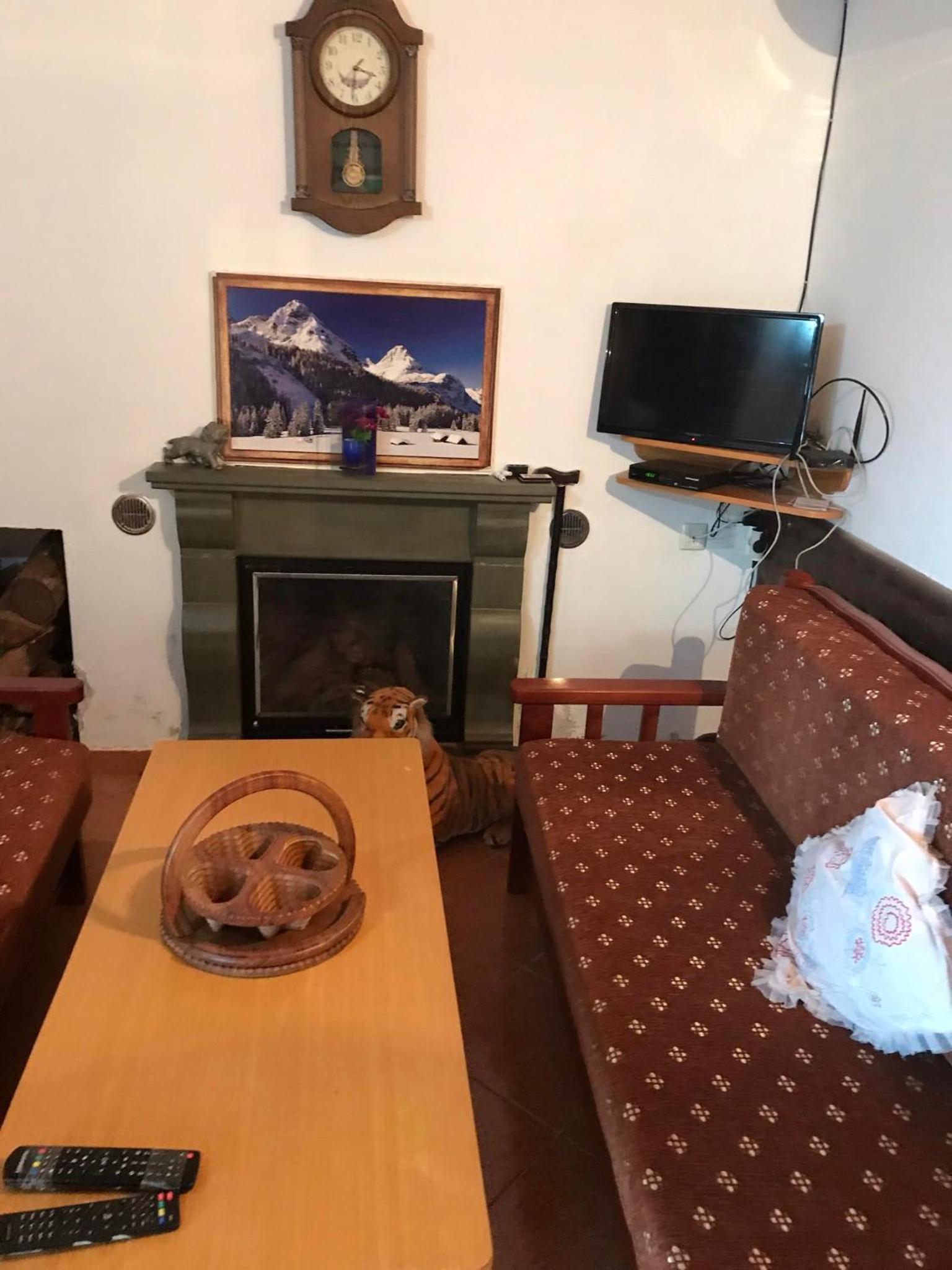 Bujtina Anesi