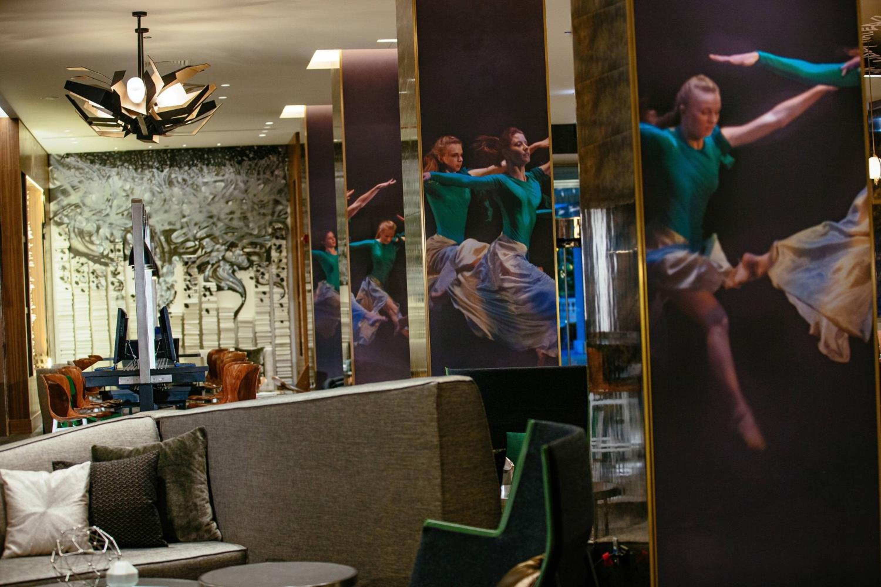 Renaissance Chicago Downtown Hotel-1