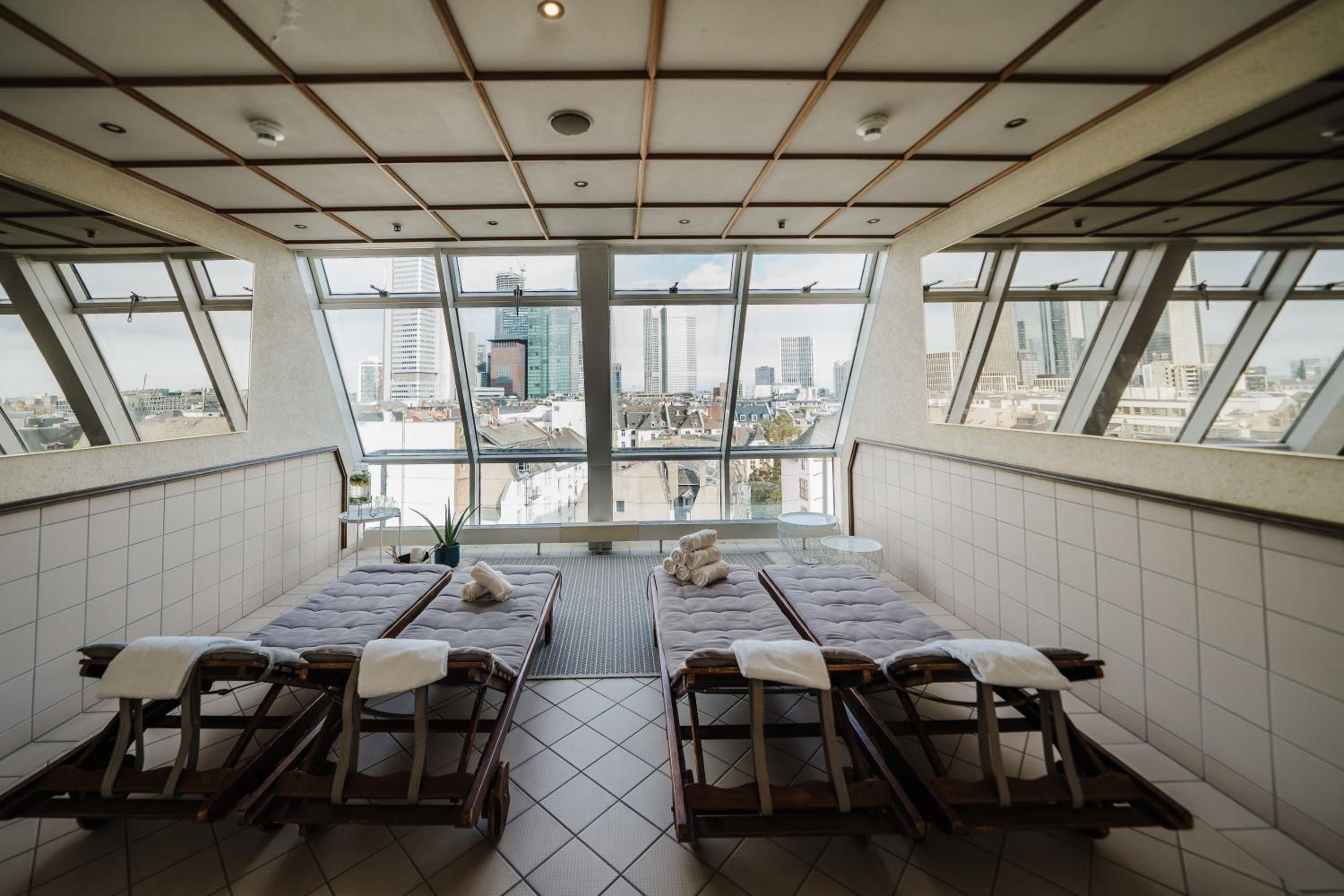 Savoy Hotel - Property Image 9