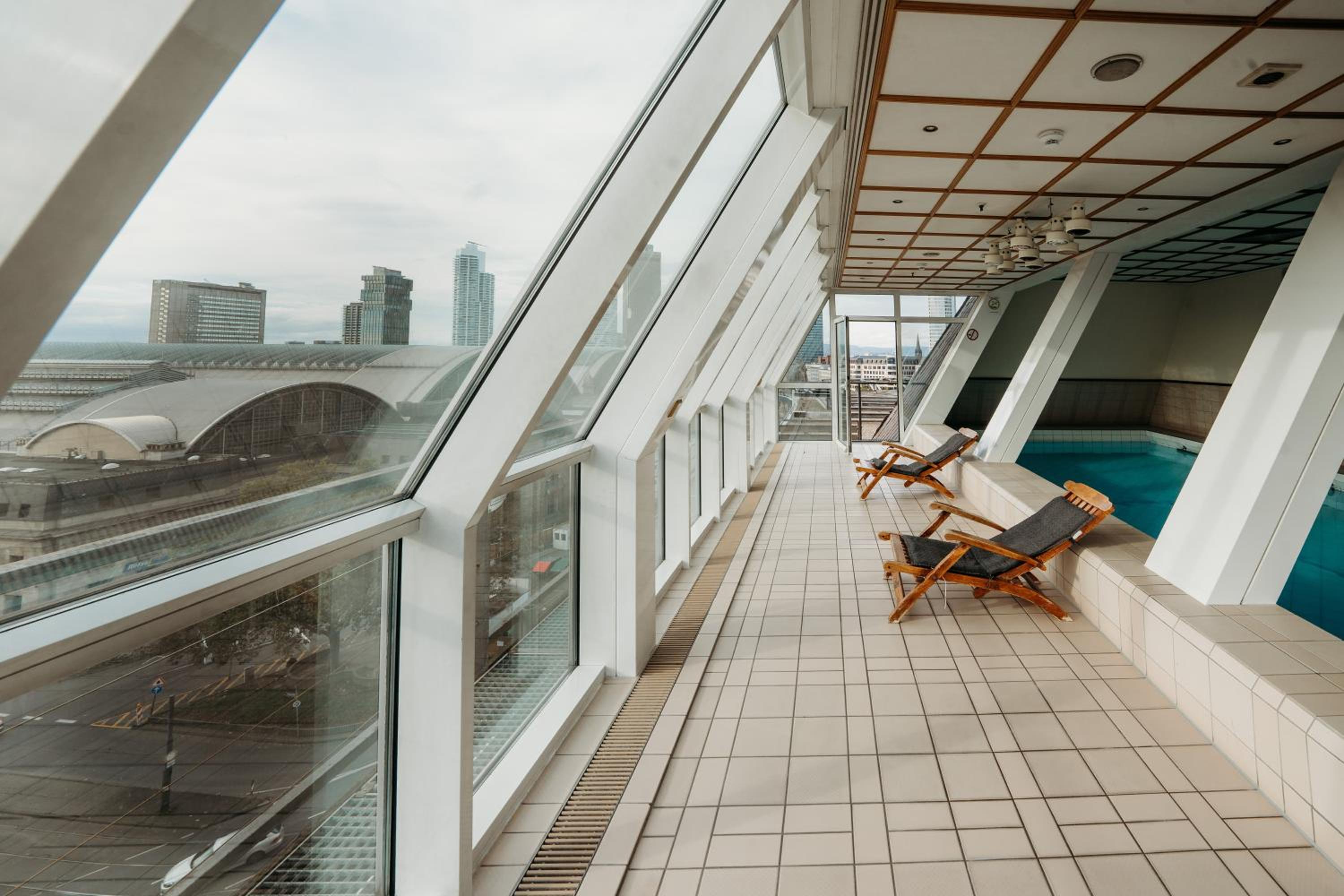 Savoy Hotel - Property Image 15