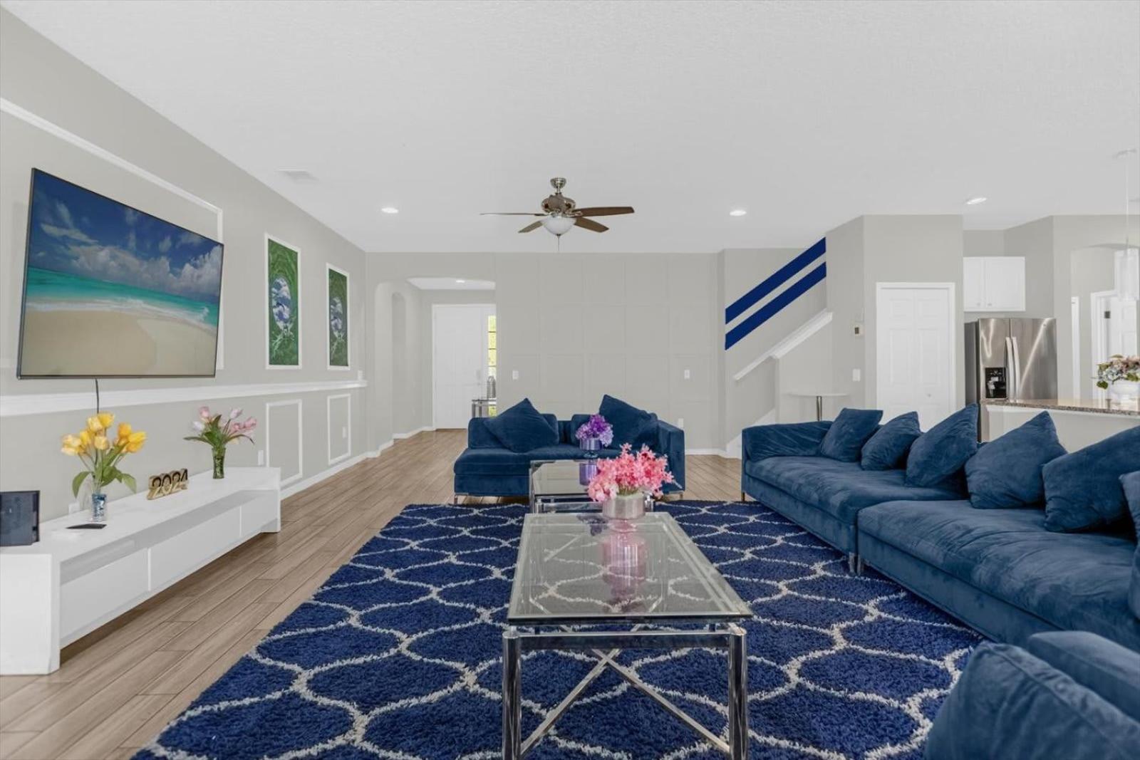 Spacious Pool Home Great Location-6020OGL view 3