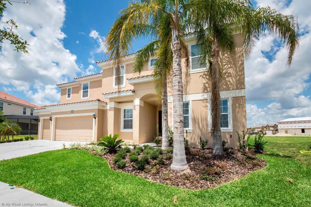 Spacious Pool Home Great Location-6020OGL view 2