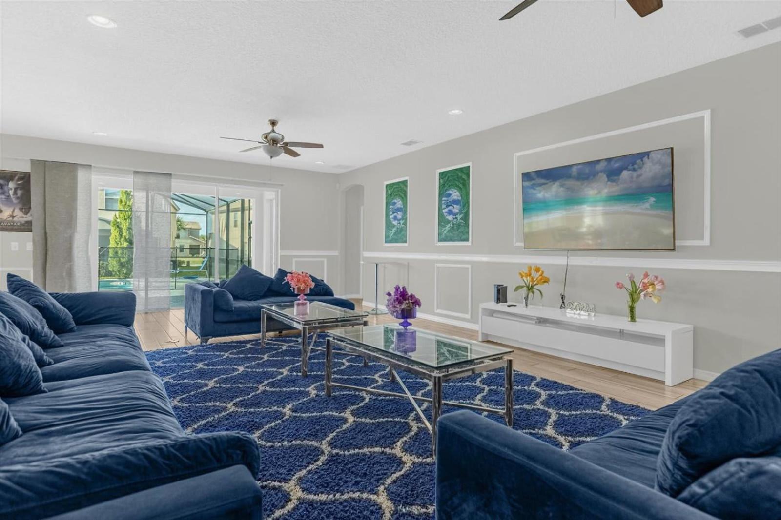 Spacious Pool Home Great Location-6020OGL view 4