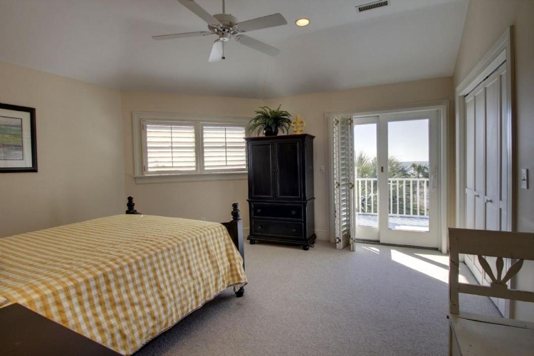 3902 Palm Blvd by AvantStay Beach Access Oceanfront Views w Pool