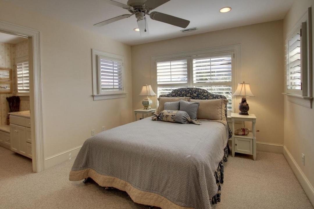 3902 Palm Blvd by AvantStay Beach Access Oceanfront Views w Pool