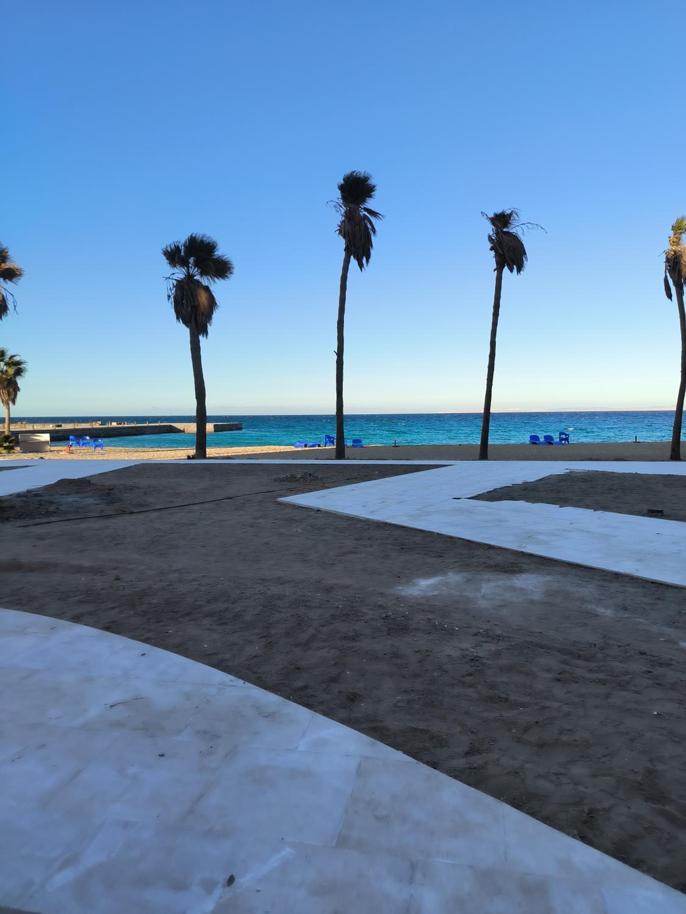 Solo beach front studio or for couple view 2