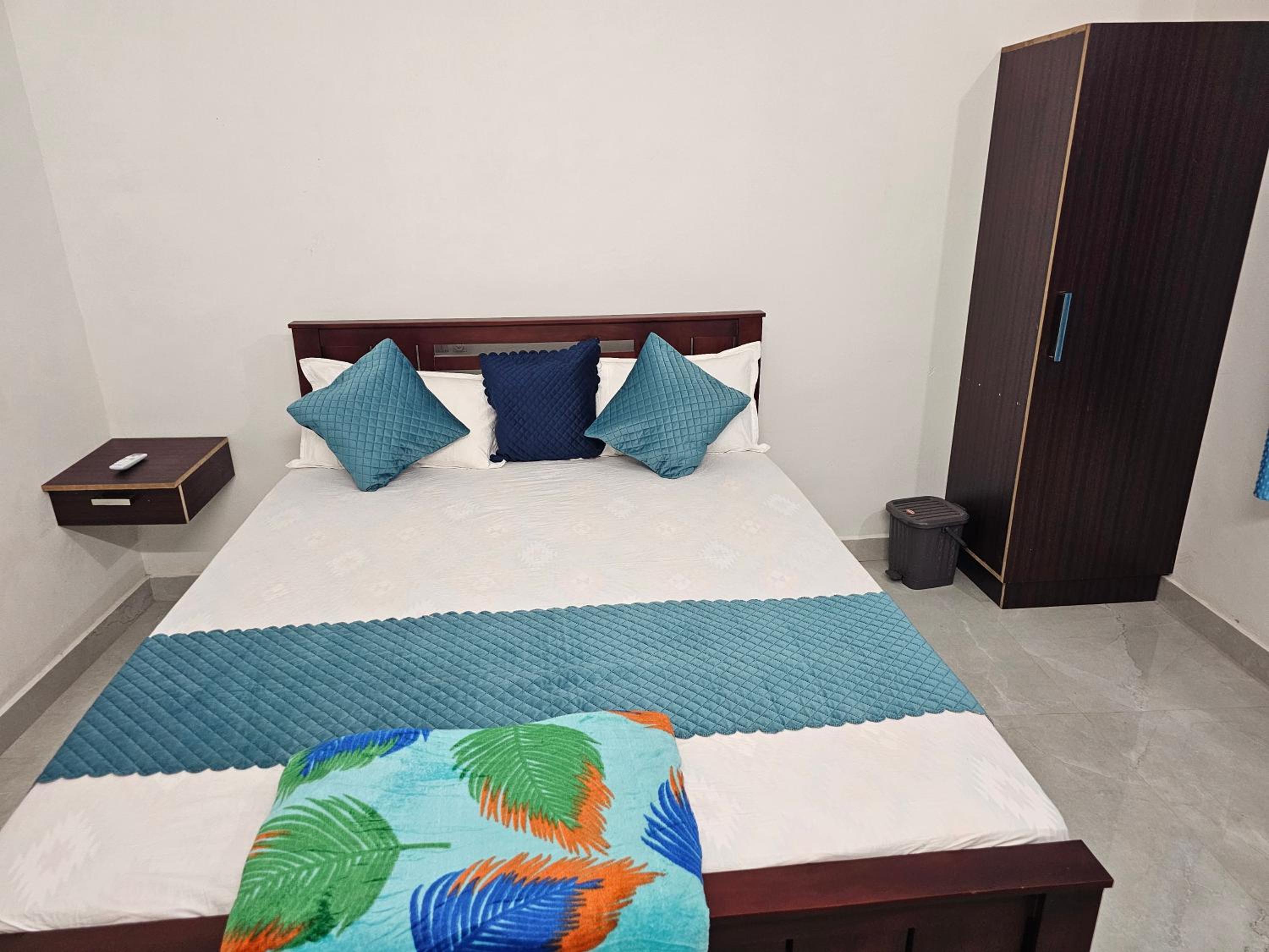 ZEAL HOMES And Apartments Koothattukulam