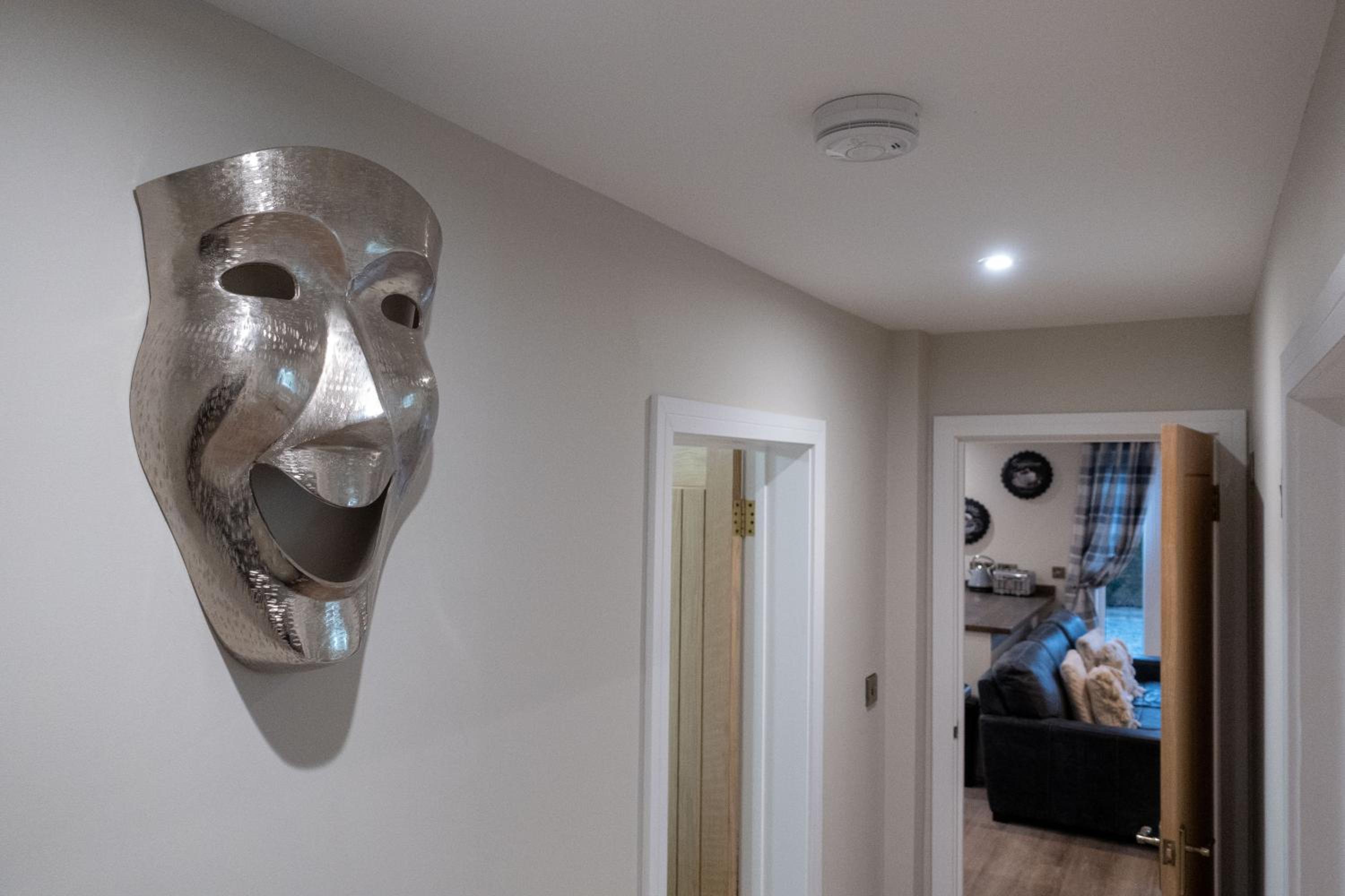 Contemporary new build with parking & garden in central location