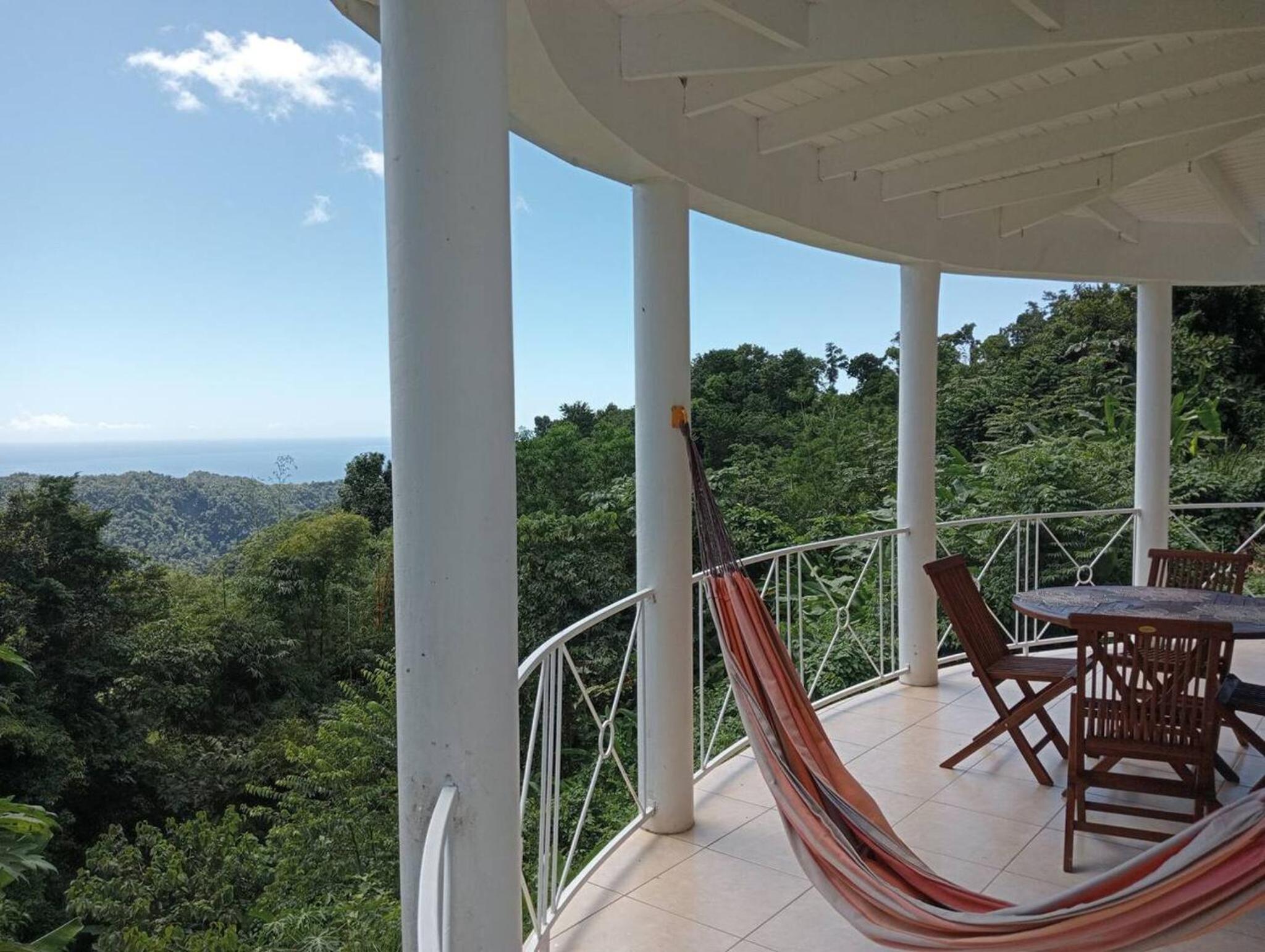 Charming house in Laudat with sea and mountain views