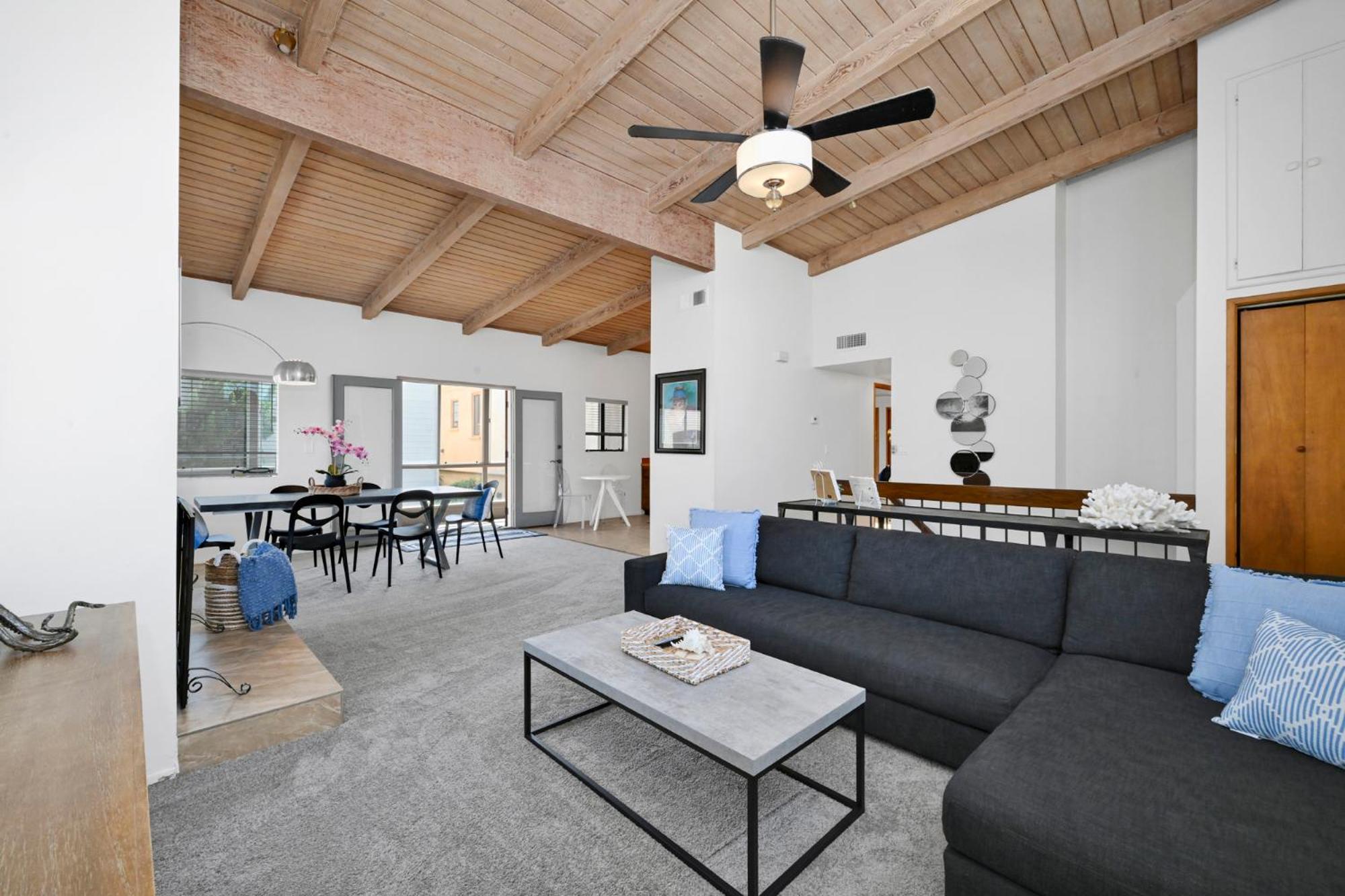 2 bedroom close to the beach on 65th St