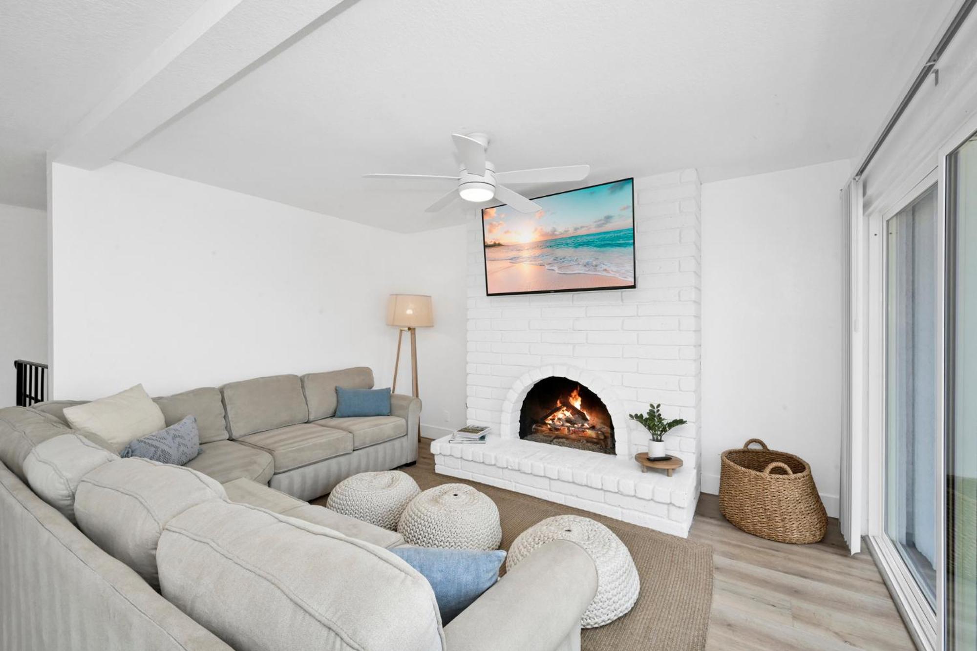 6 Bedroom Duplex near the Balboa Pier and Fun Zone with AC view 5