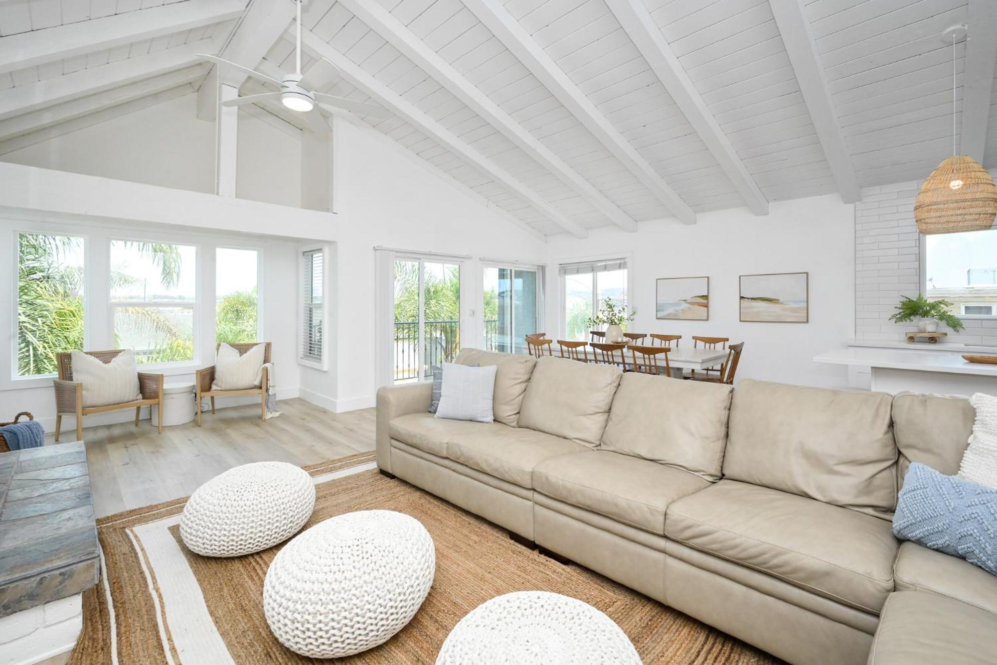6 Bedroom Duplex near the Balboa Pier and Fun Zone with AC view 3