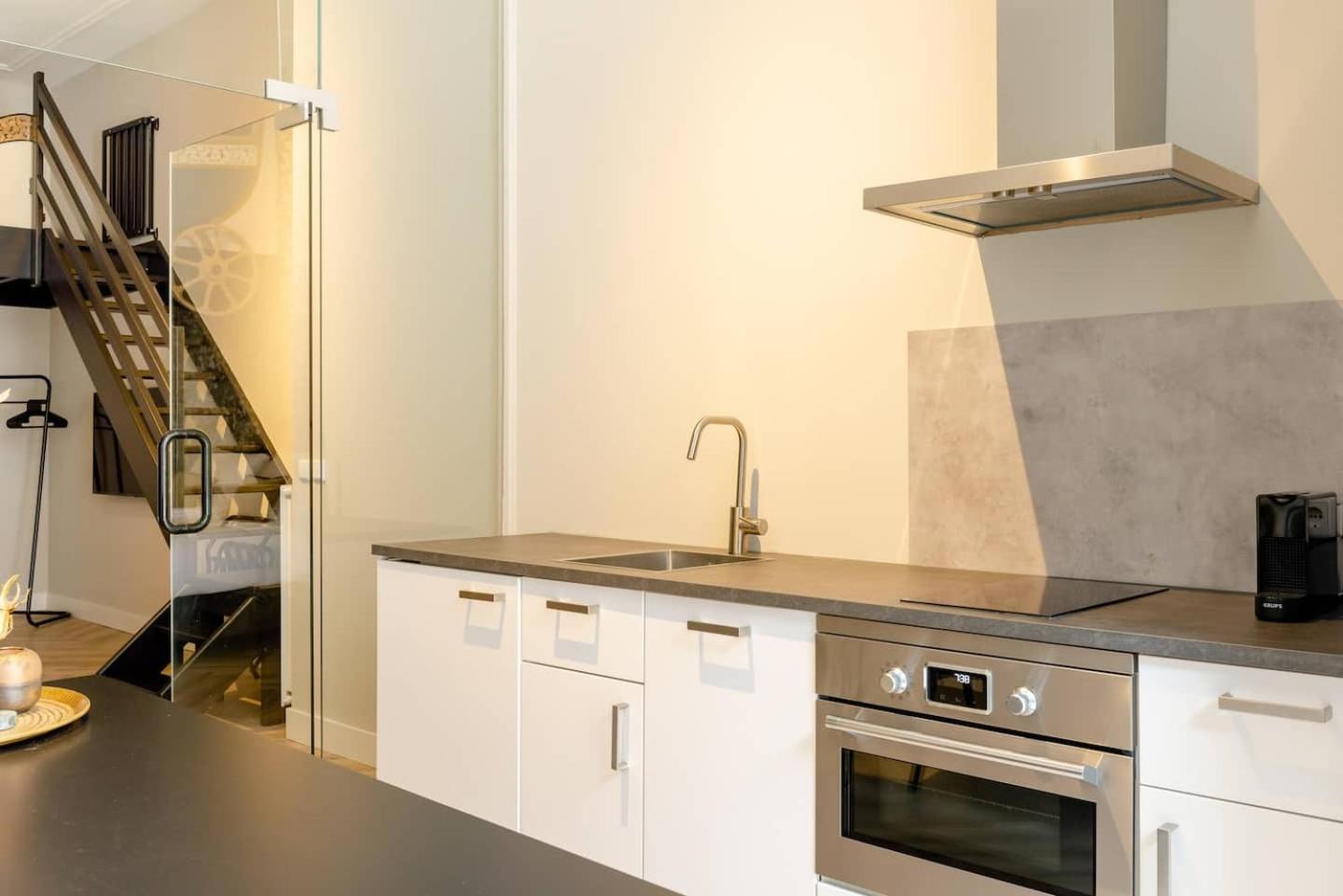 Child-Friendly Coach House in City Villa Tilburg view 2