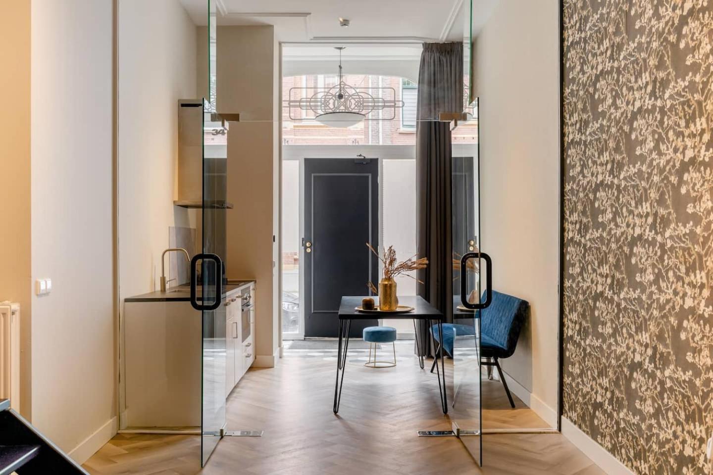 Child-Friendly Coach House in City Villa Tilburg view 5