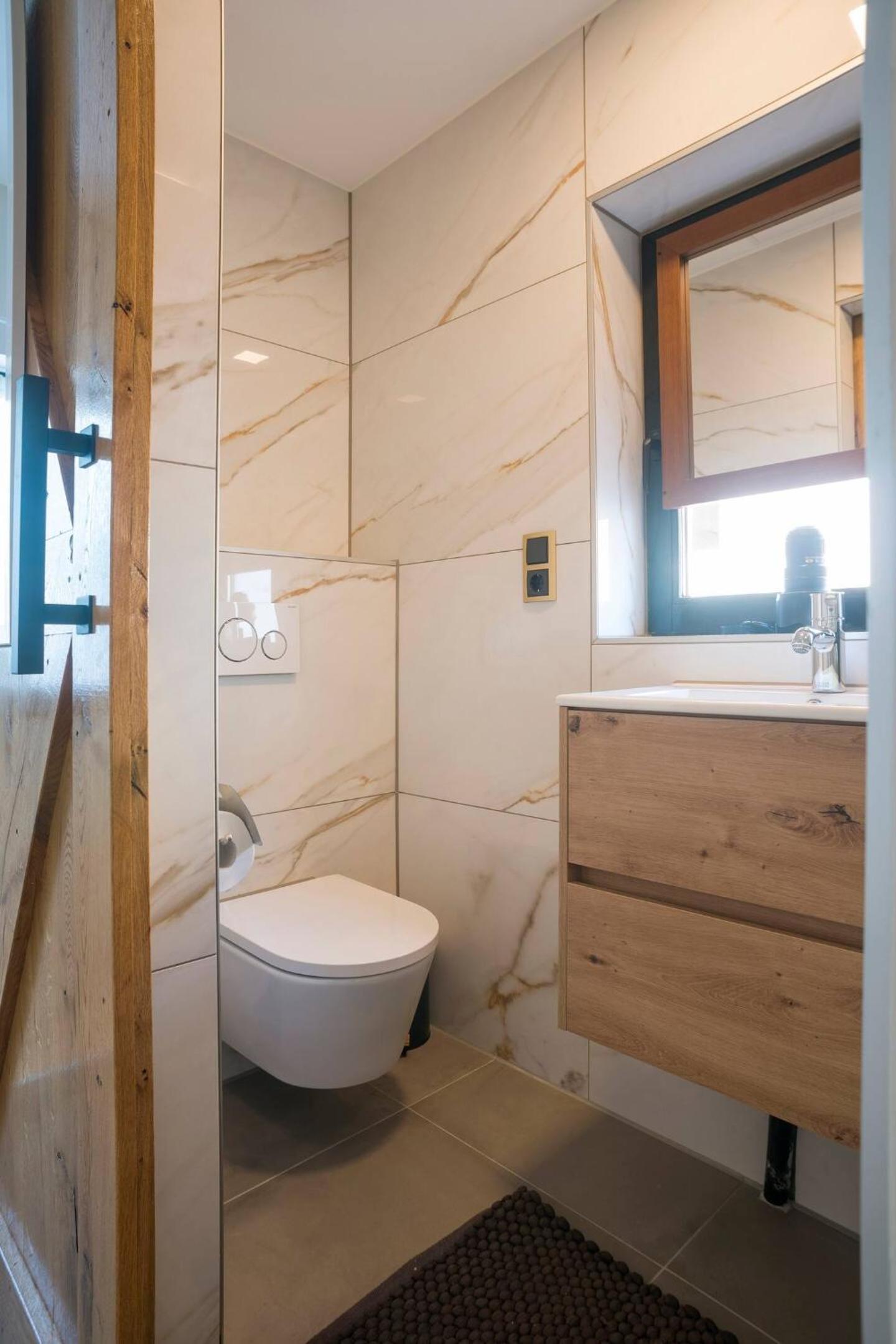 Cozy suite with new shower near Popodium 013 view 5