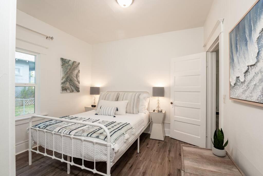 Renovated 3bd 1bth Home in North Spokane Near DT view 5