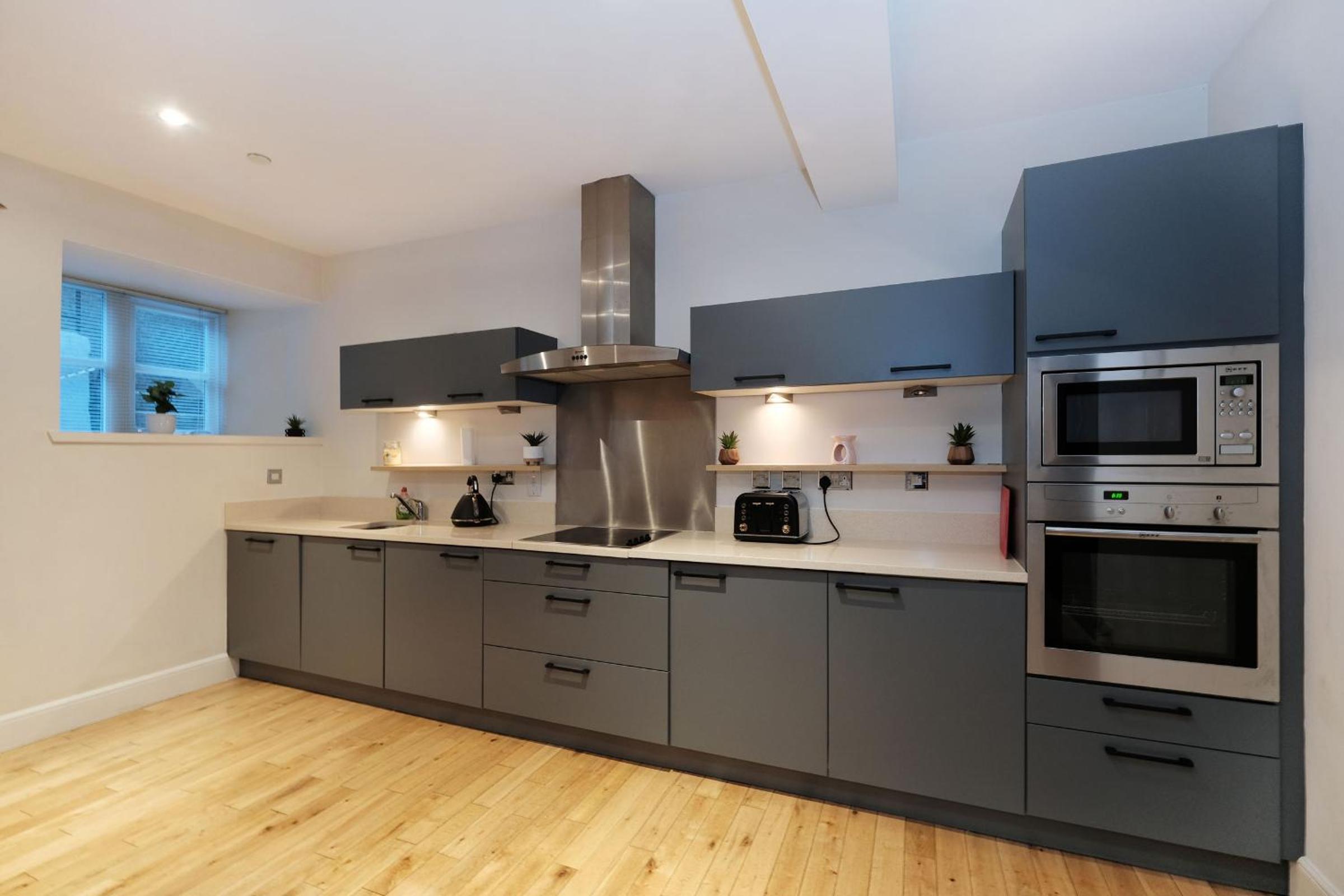 One of a kind Historic 3 bedroom apartment view 5