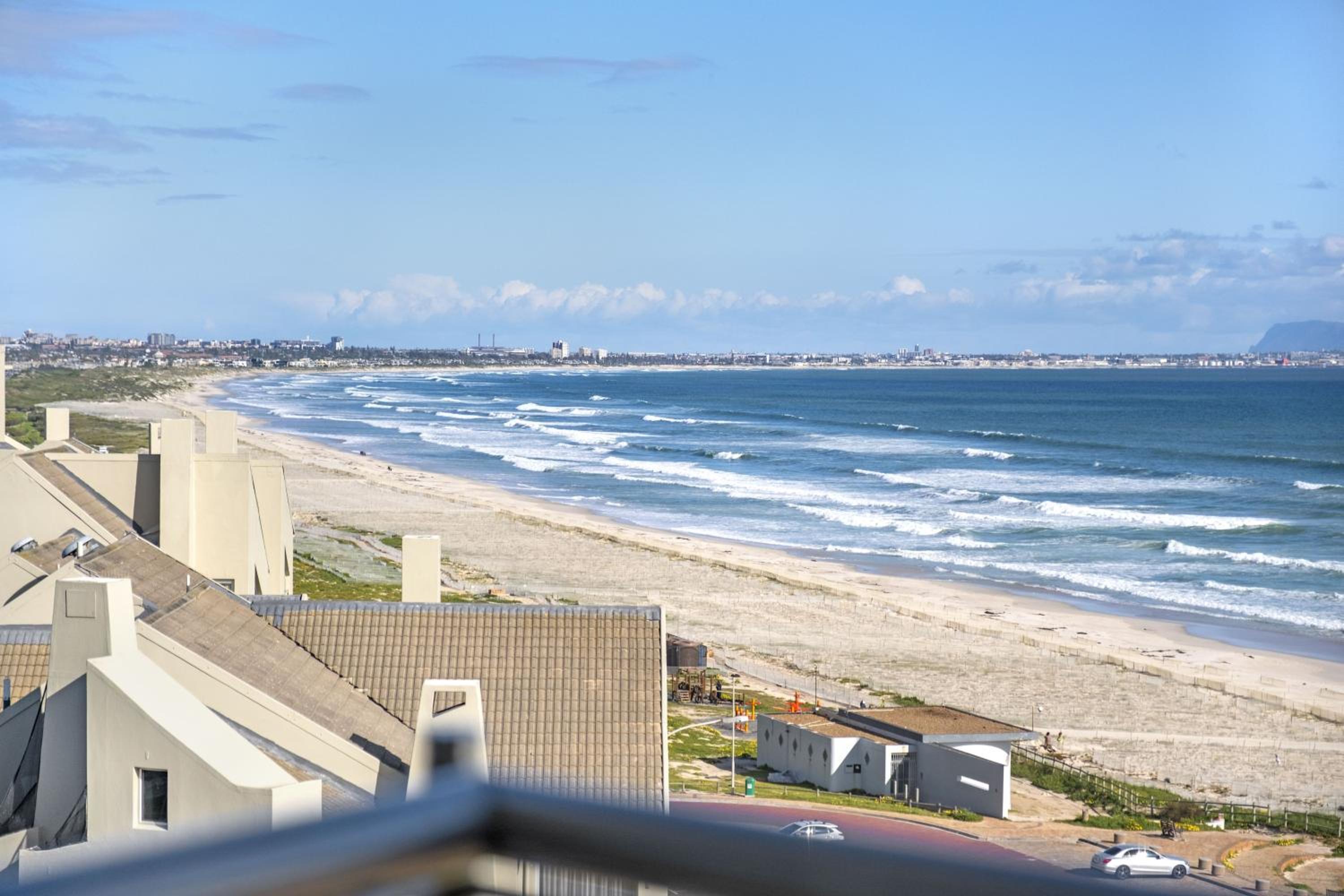 Portico 704 view 3