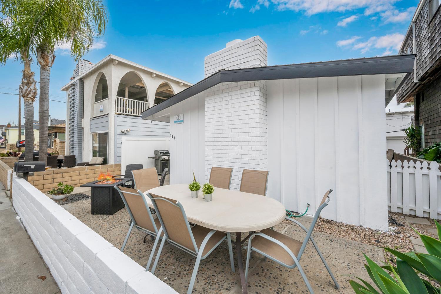 5 Bedroom Duplex 1 minute Walk to the Ocean view 2