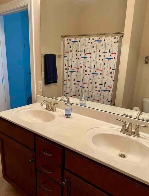 Once Upon A Tide, minutes to beach prime location! view 4