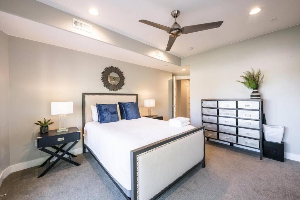 Best Location on Fairway, Corner Unit! view 4