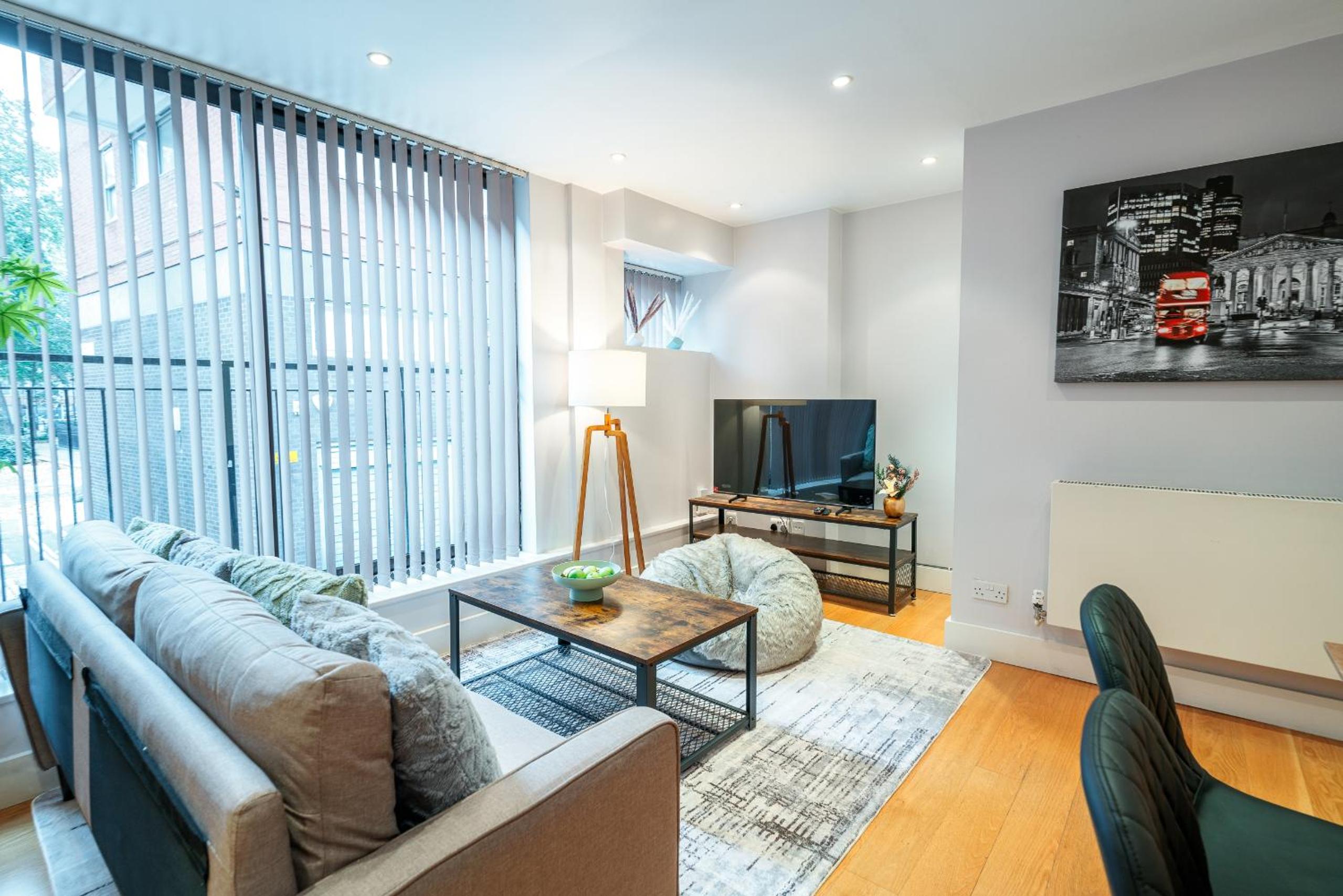 Sweet 3BRs house sleep for up to 6 close to Oxford & Soho