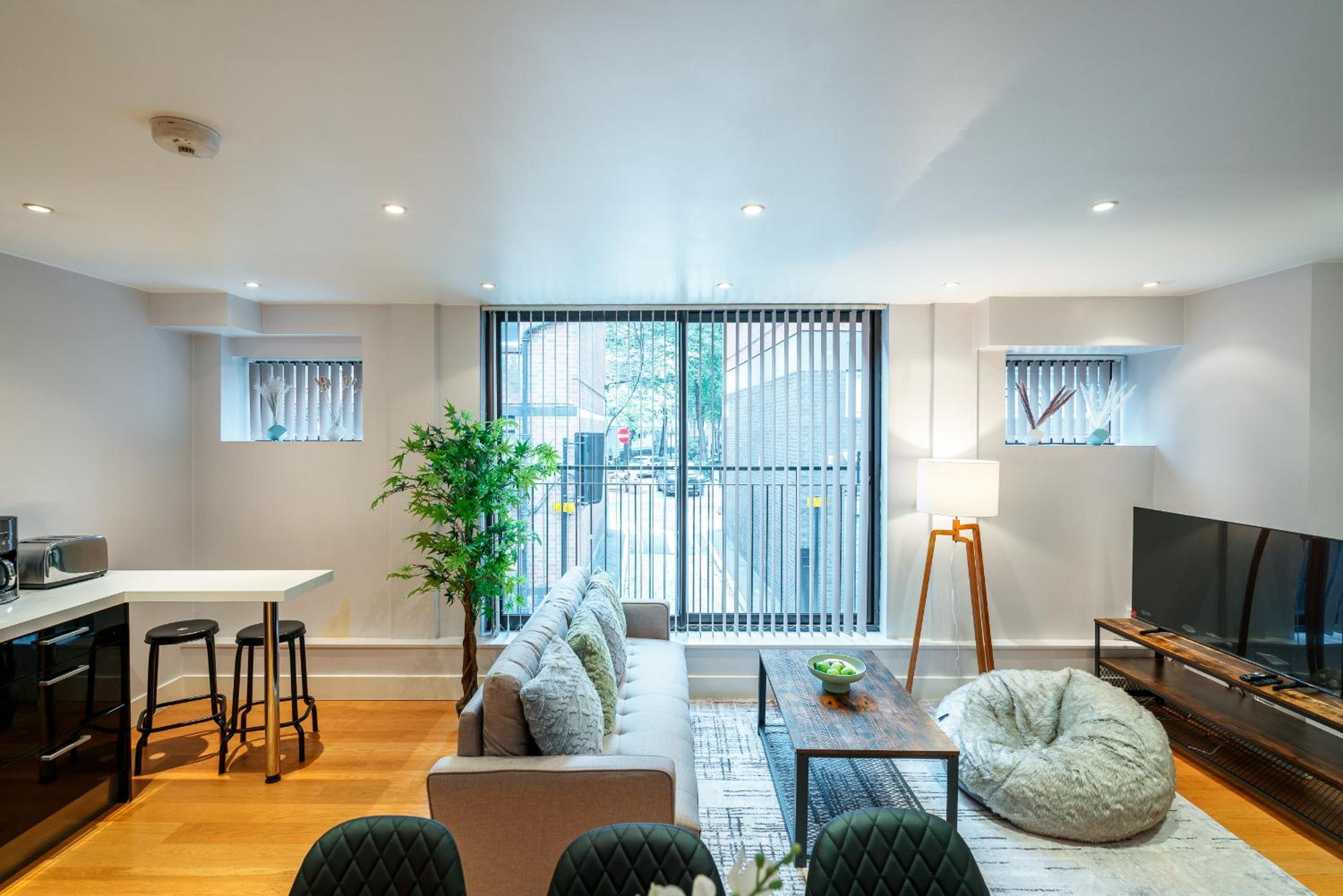 Sweet 3BRs house sleep for up to 6 close to Oxford & Soho