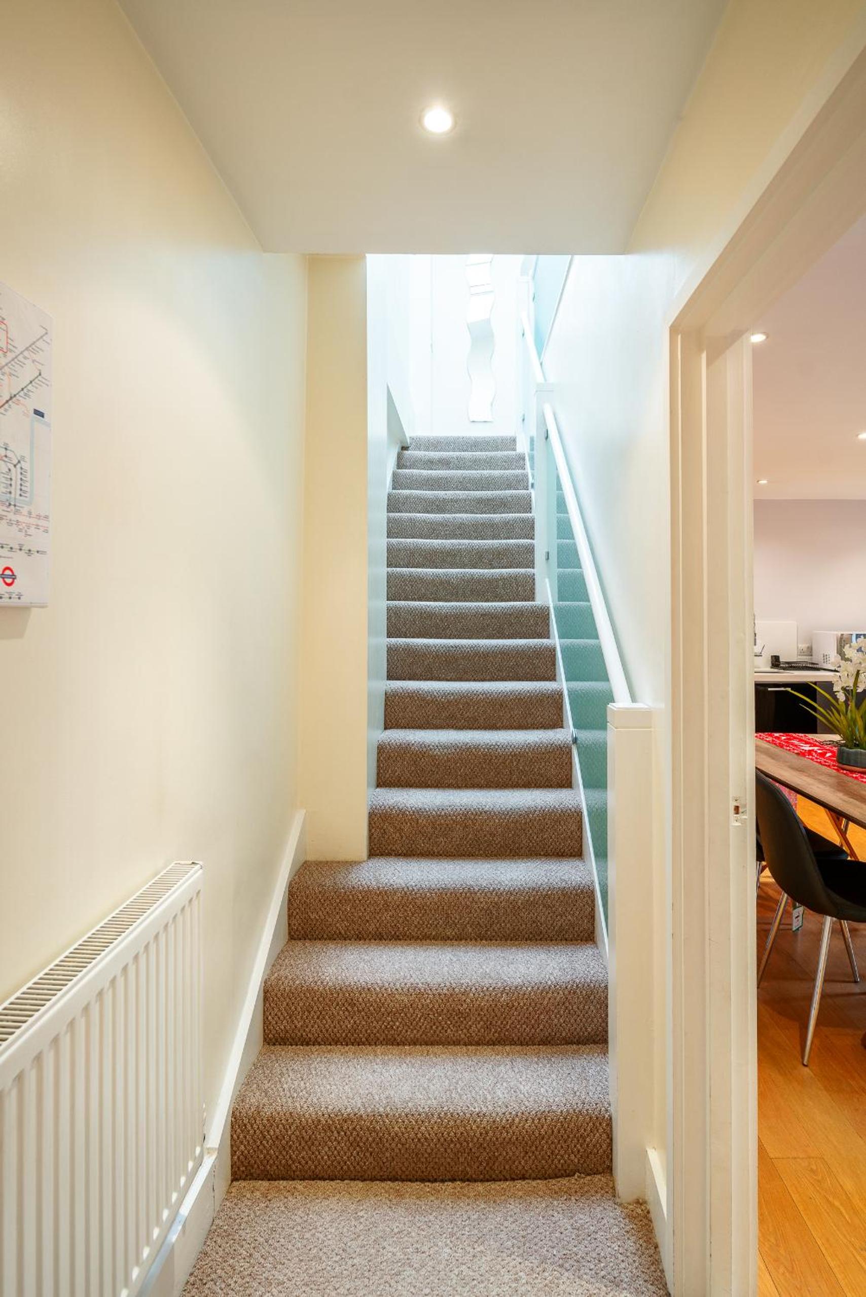 Sweet 3BRs house sleep for up to 6 close to Oxford & Soho