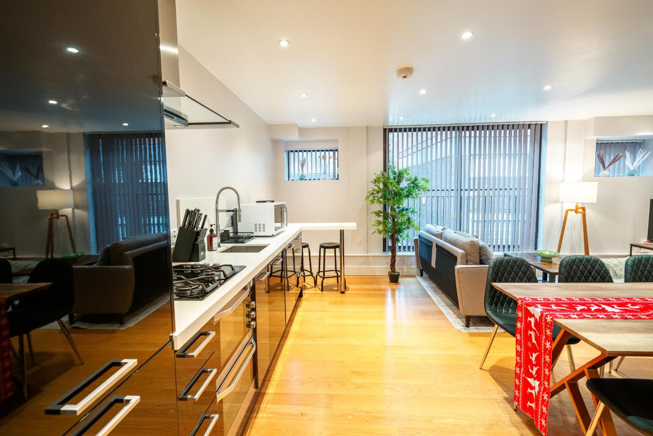 Sweet 3BRs house sleep for up to 6 close to Oxford & Soho