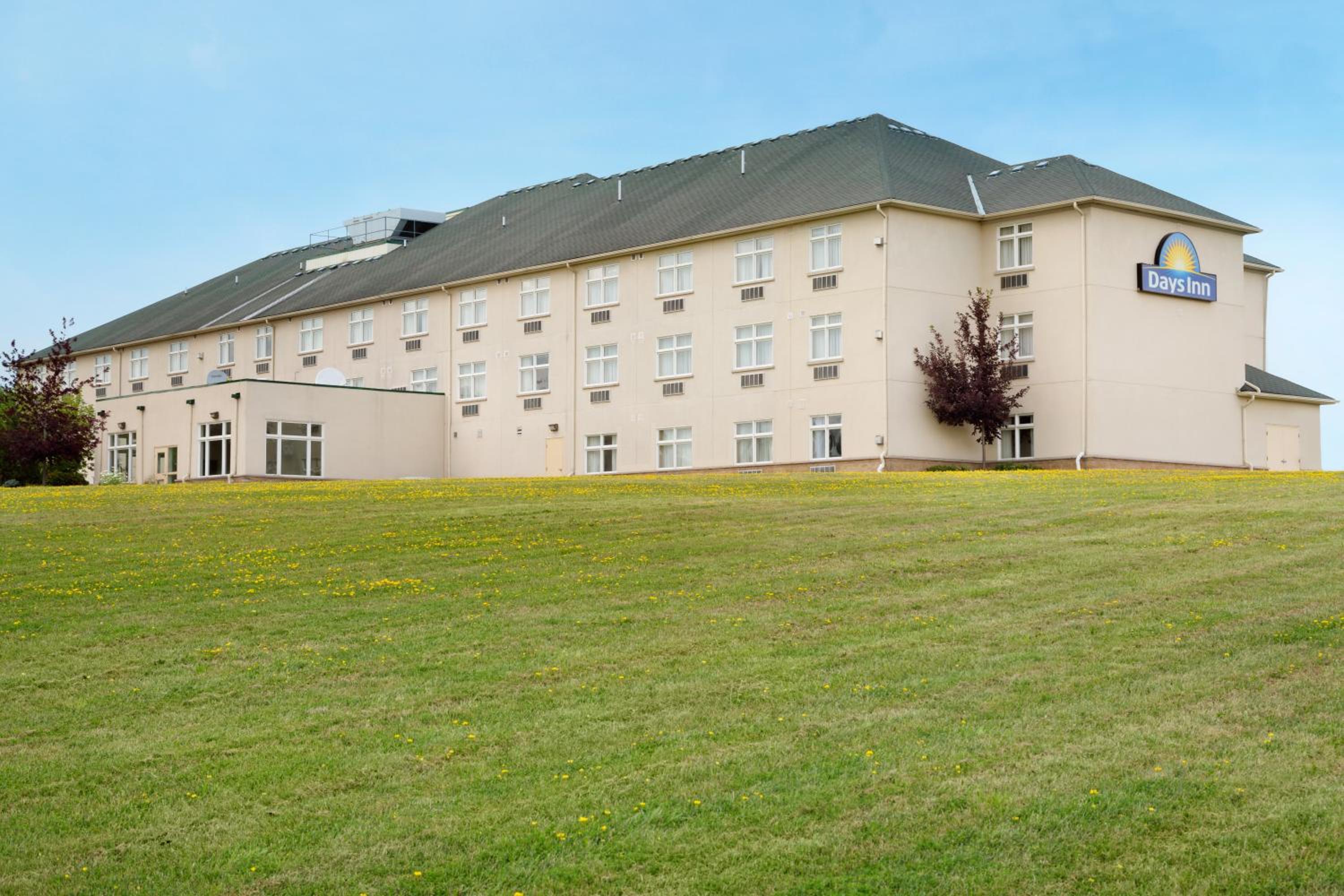 Orillia Vacations - Days Inn by Wyndham Orillia - Property Image 9