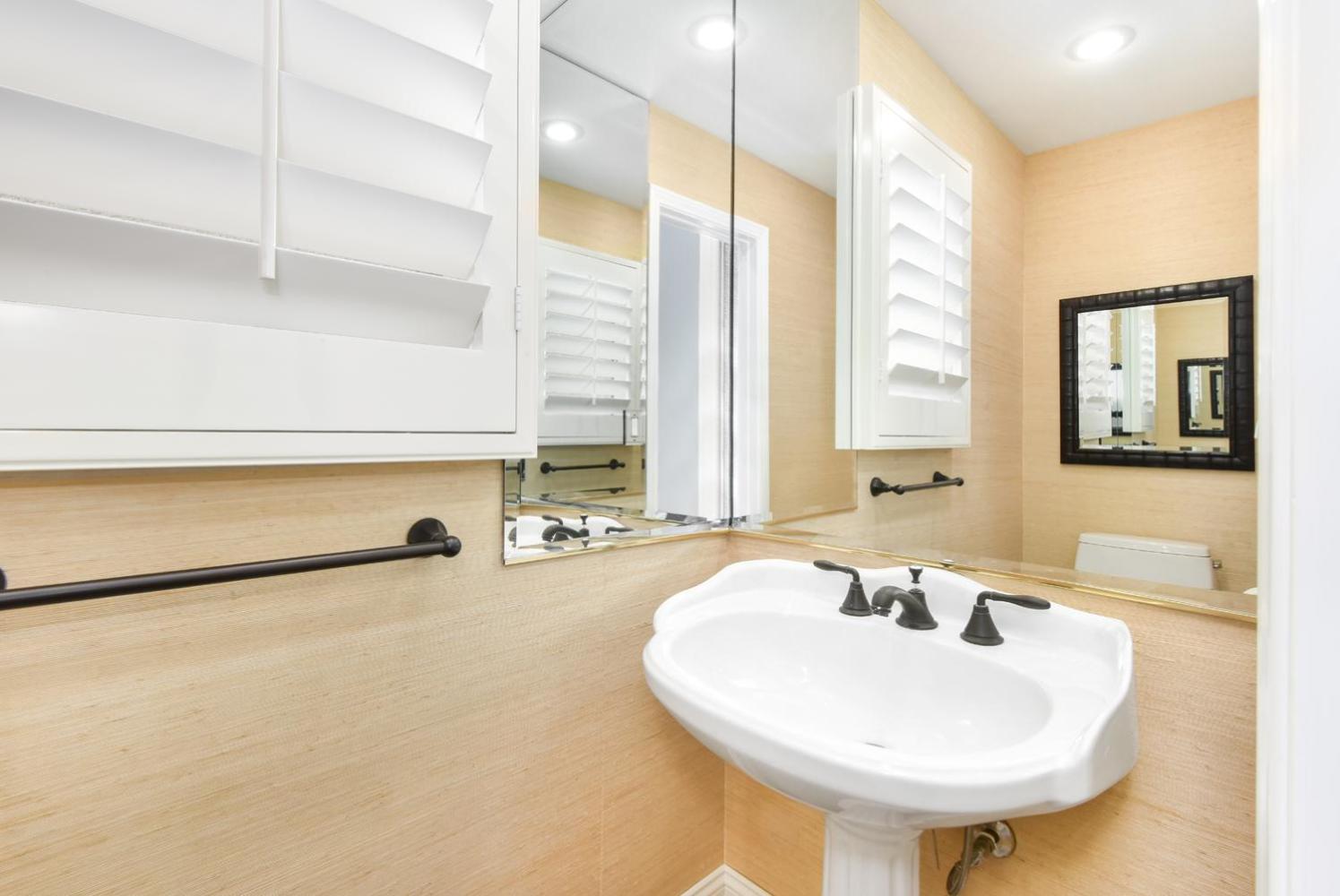 Luxury 4 Bedroom Oceanfront Home with AC view 4