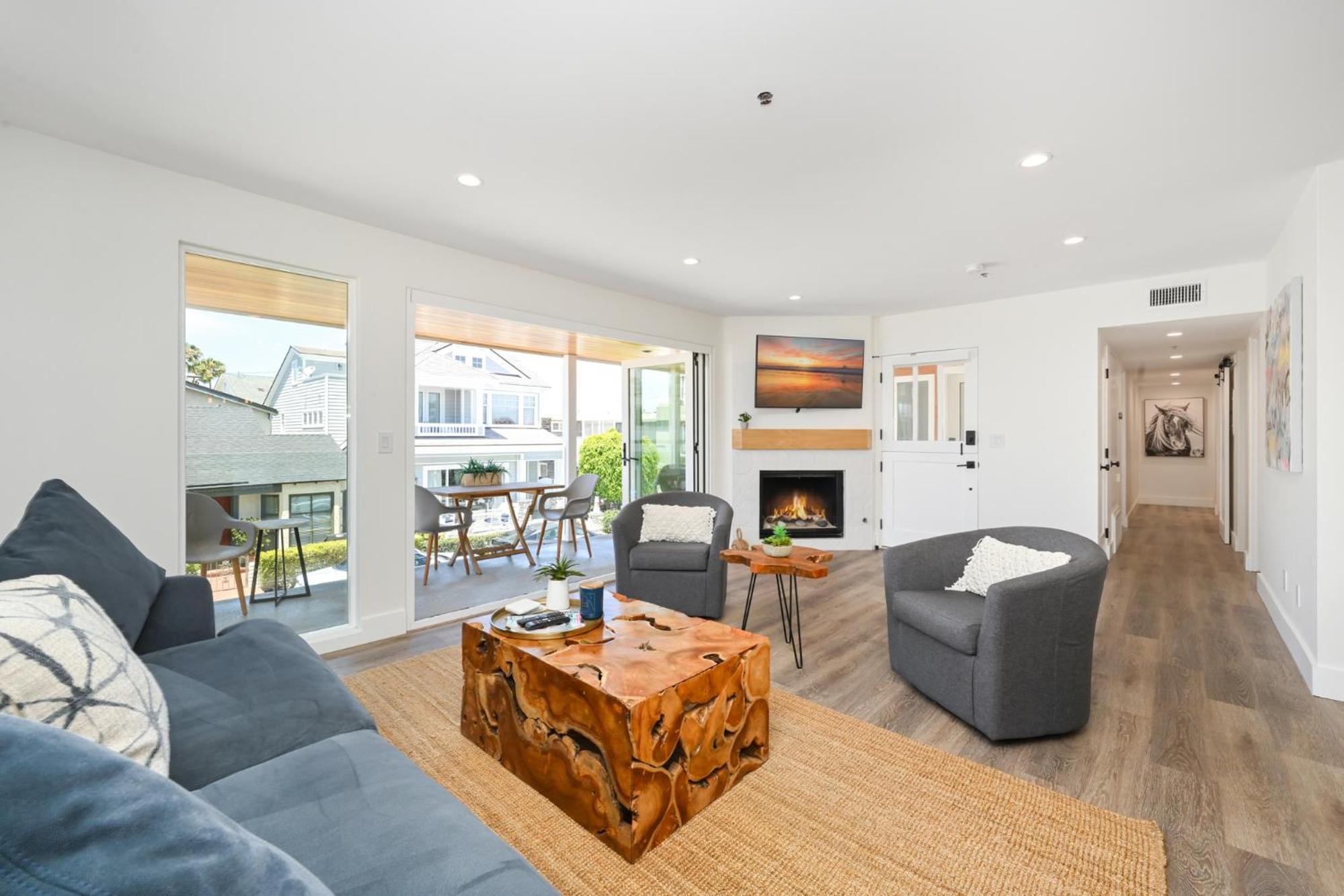 4 bedroom Renovated Home on Balboa Island