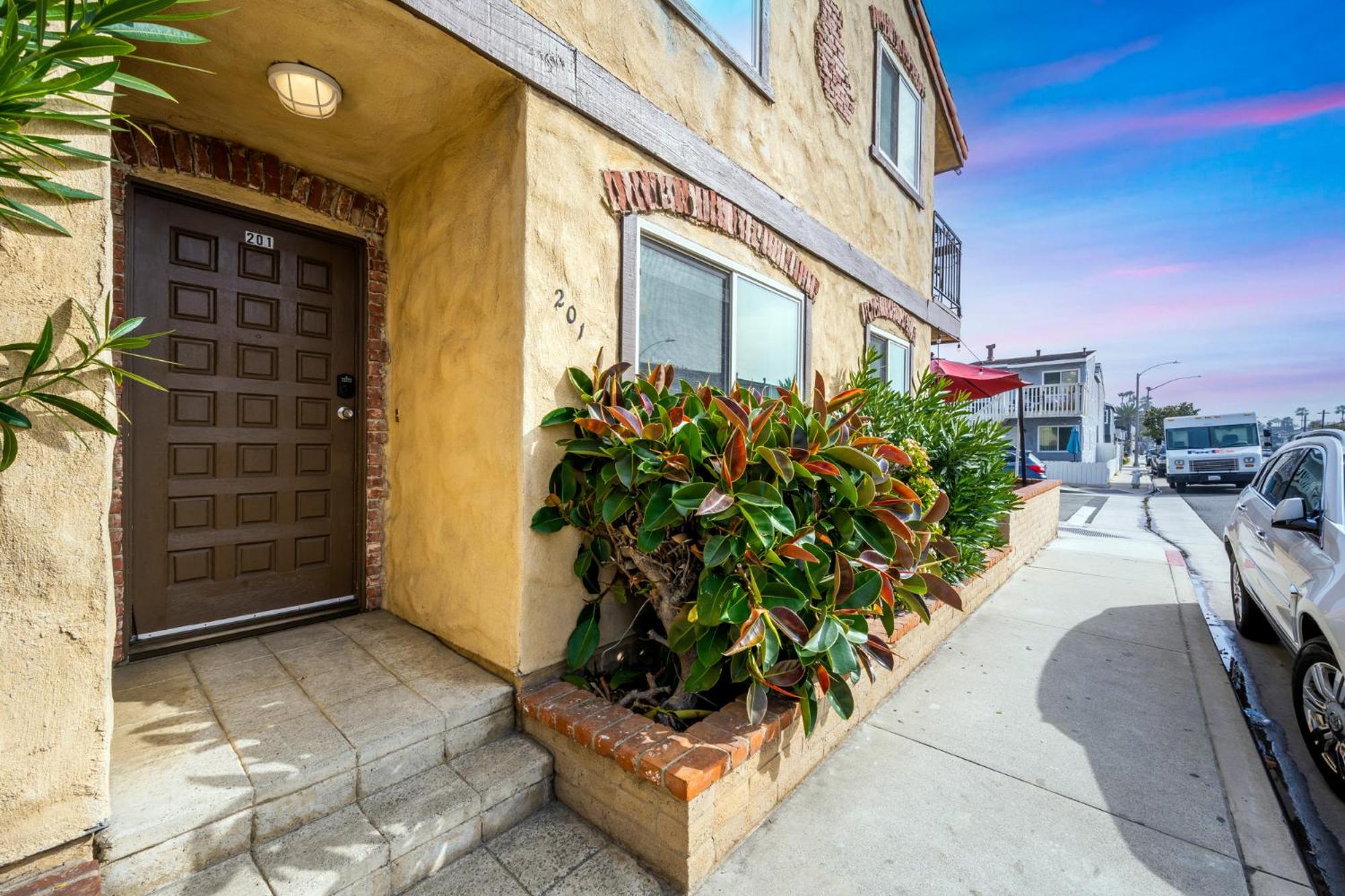 Charming 1-Bedroom Home on 29th Street view 5