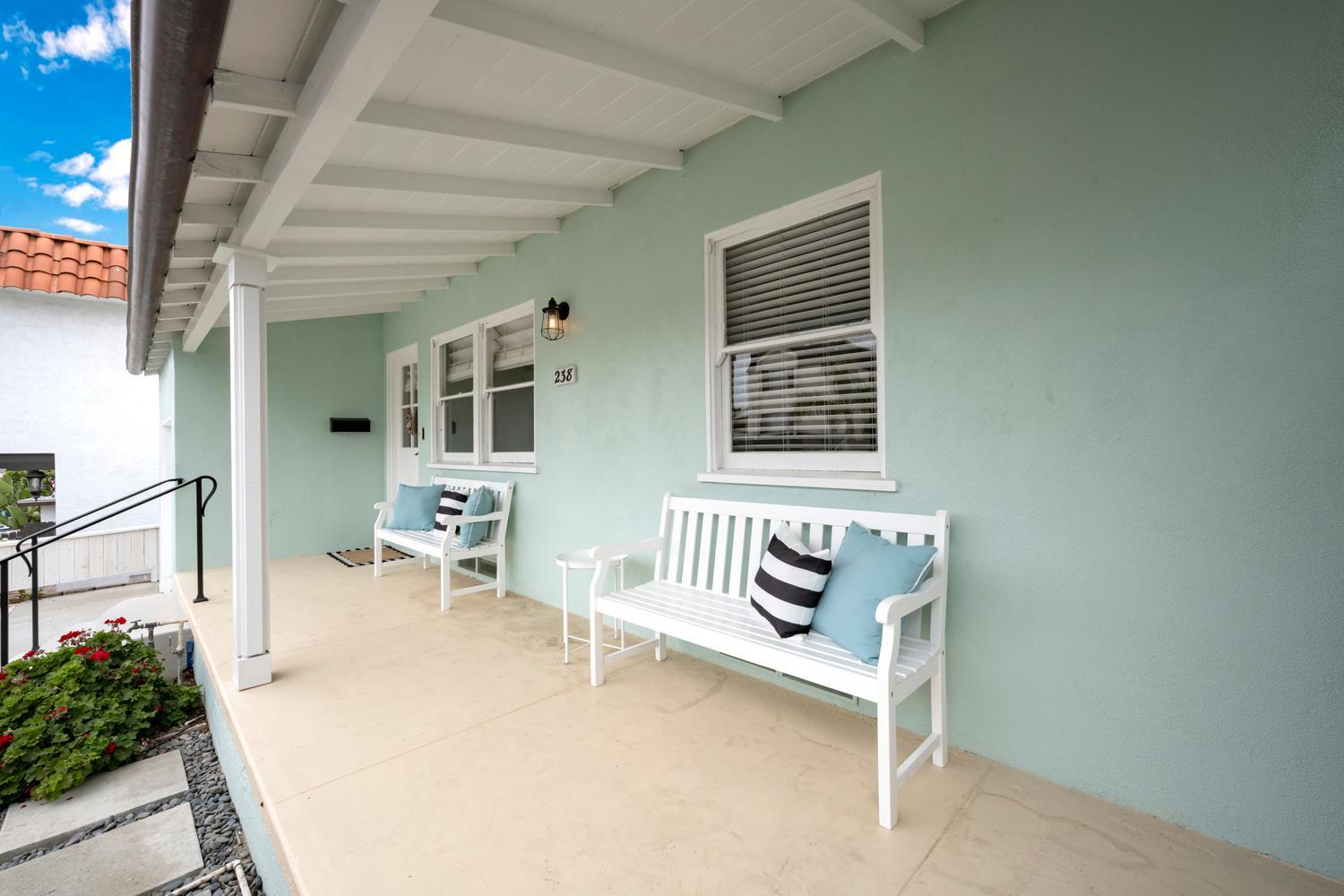 San Clemente Bungalow with jacuzzi Close to the Beach view 5