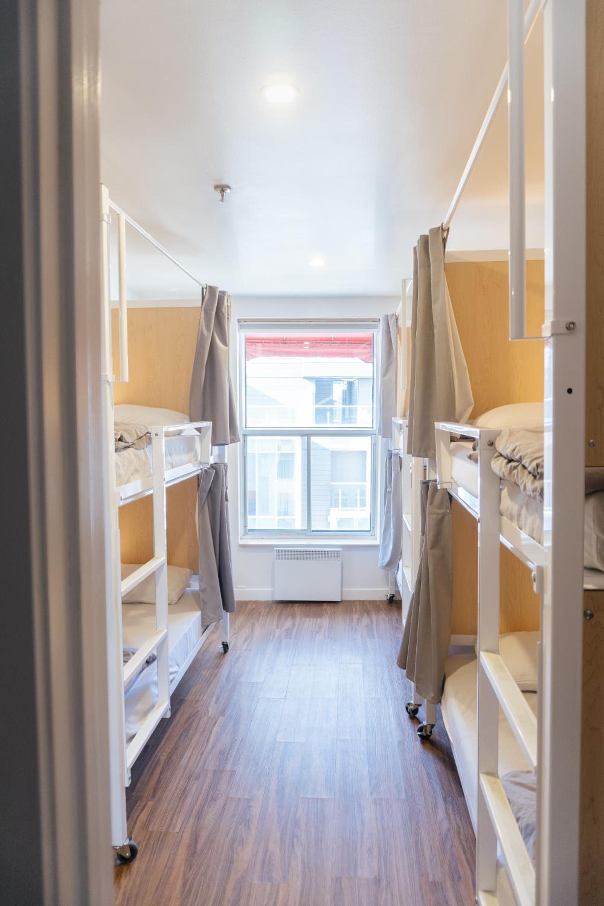 Auberge Saintlo Montréal Hostel