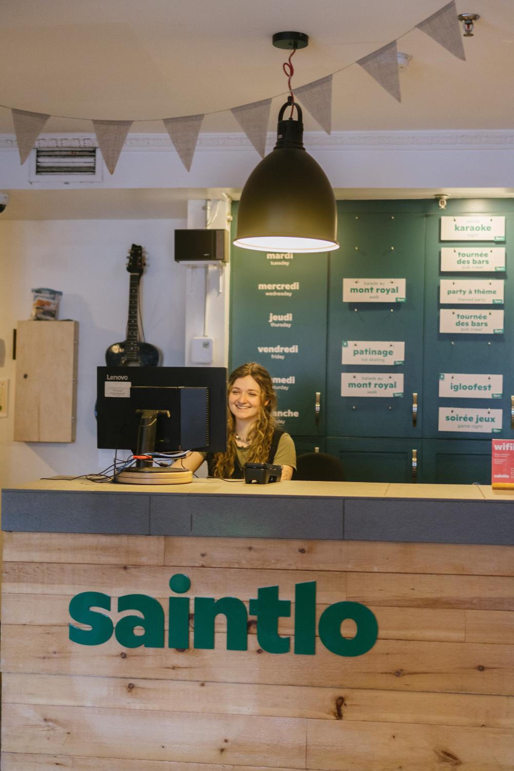 Auberge Saintlo Montréal Hostel