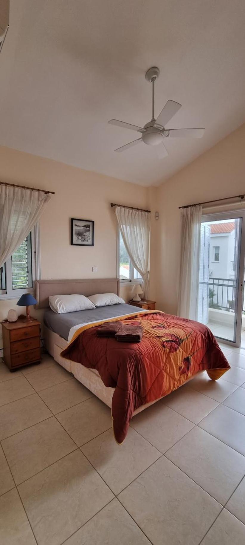 Fab Sea and Mountain View Villa, walking distance from the Sandy Beach