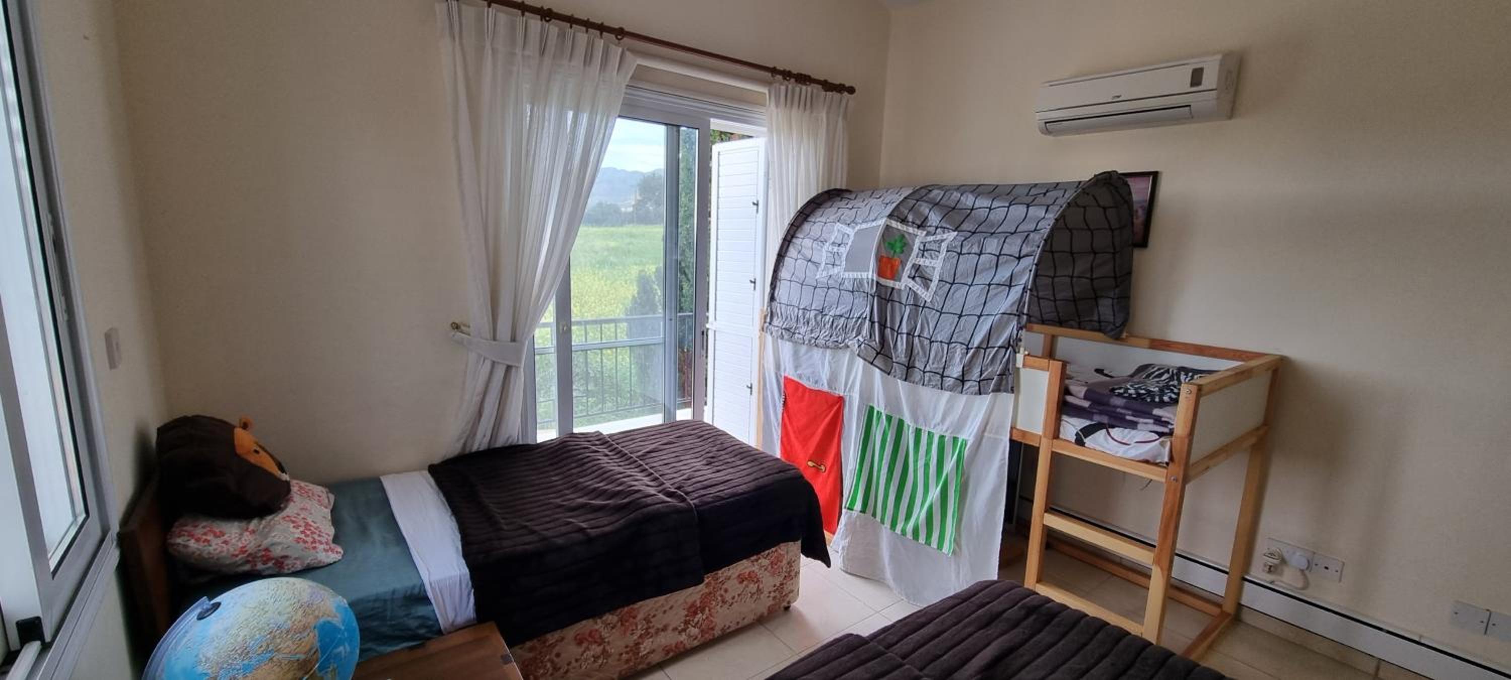 Fab Sea and Mountain View Villa, walking distance from the Sandy Beach