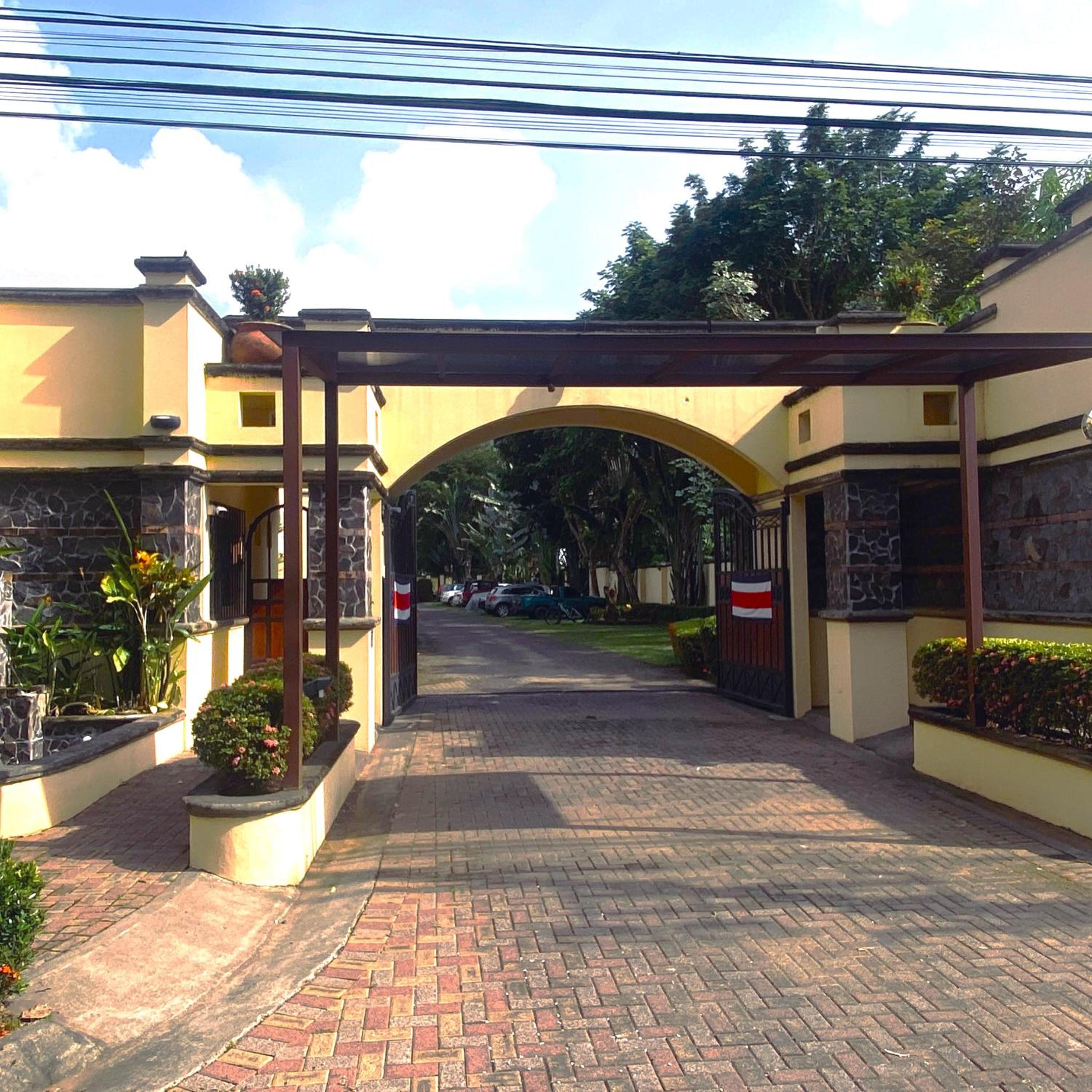 Family Condo Escape 2BR Gated Pool Jacuzzis Security Terrace 2km Walk Beach and Town