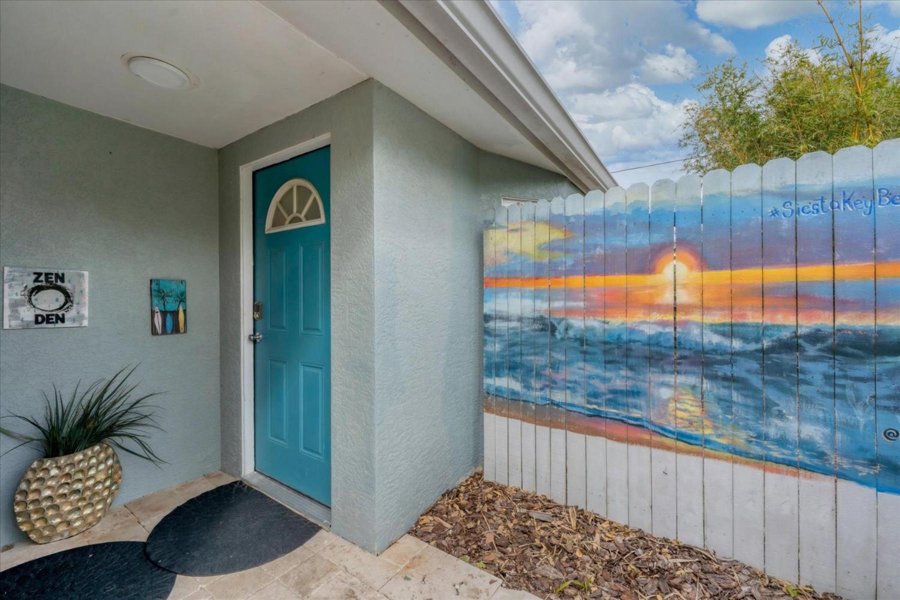 Beach Cottage with heated pool just off Siesta Key - Property Image 2