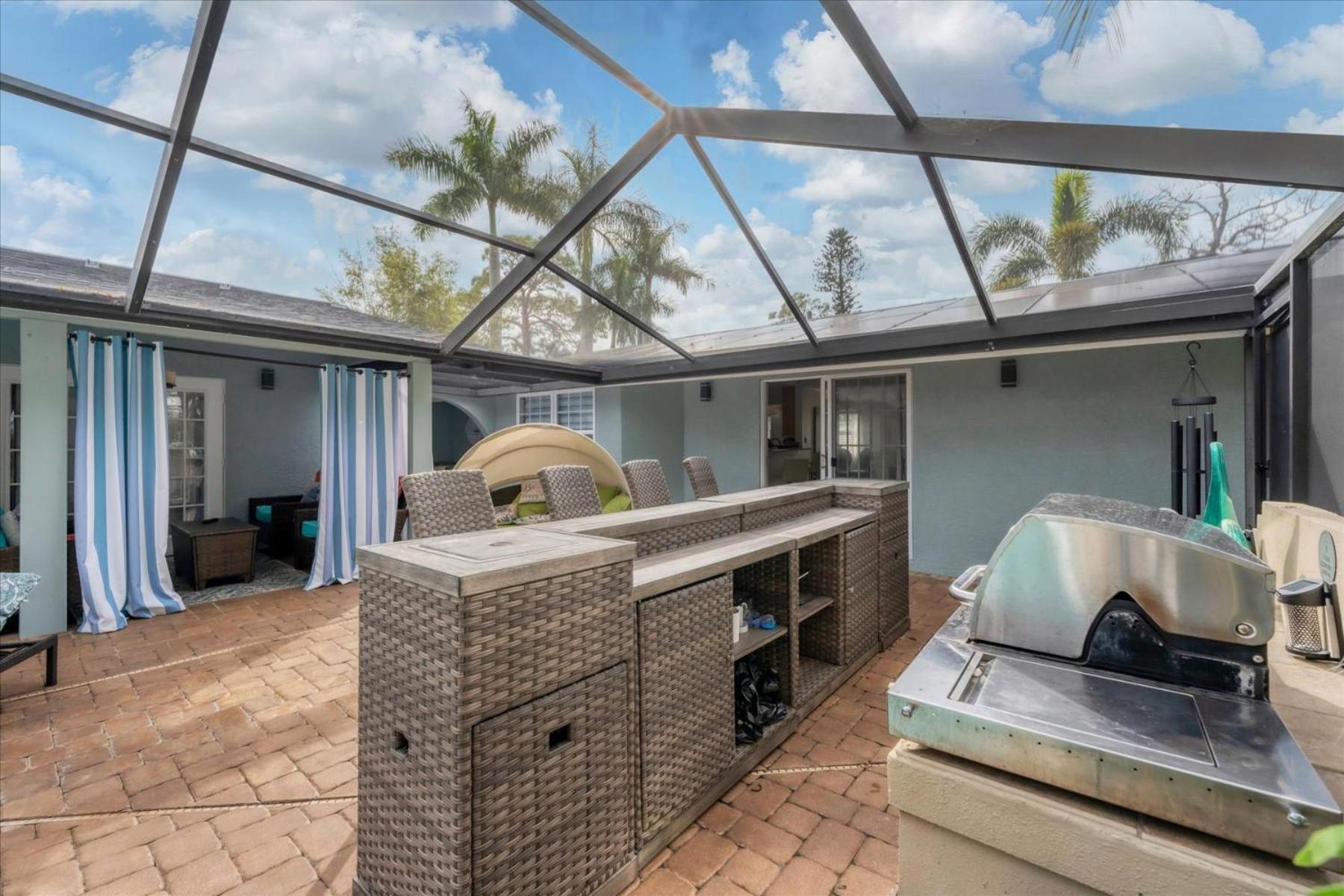 Beach Cottage with heated pool just off Siesta Key - Property Image 3