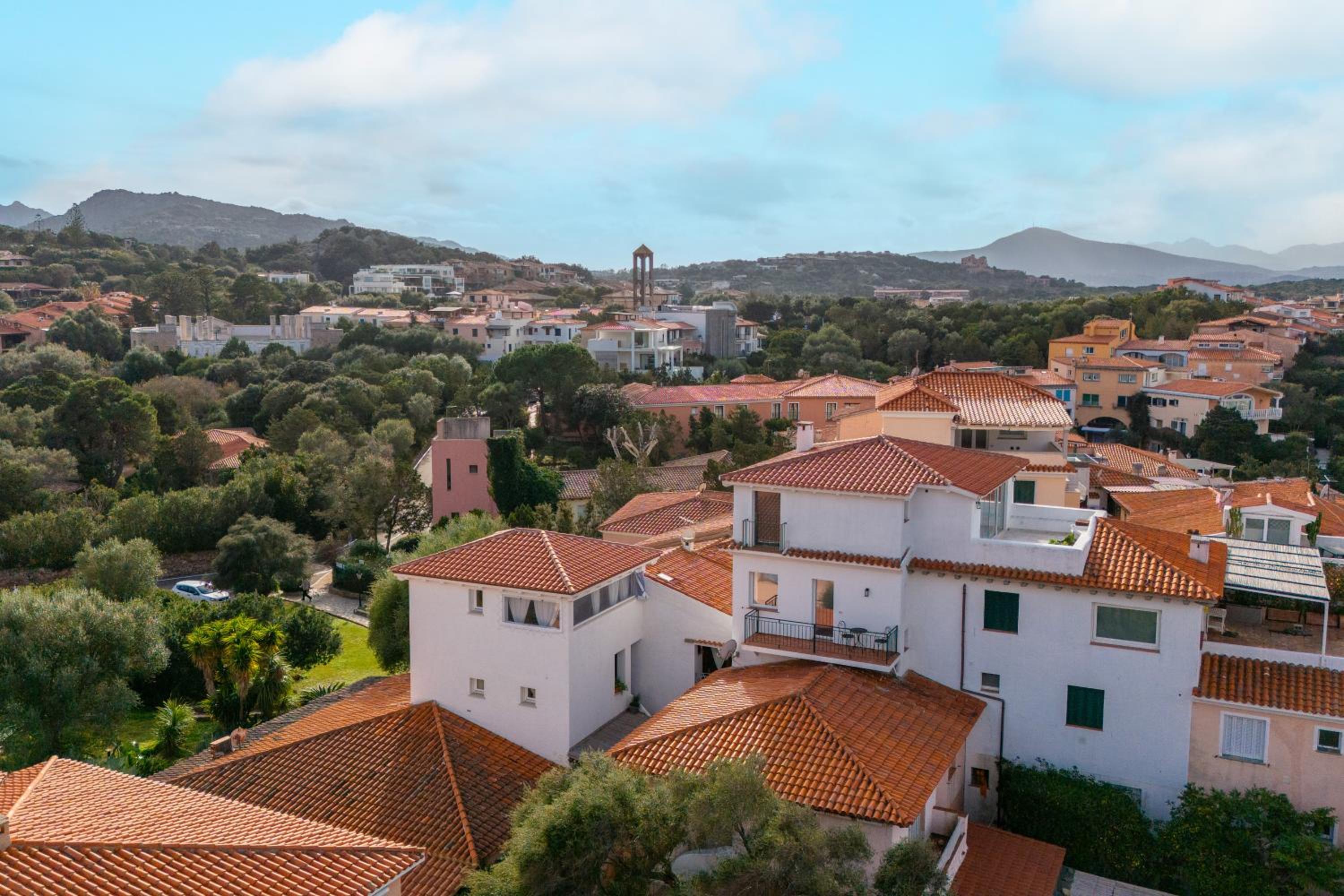 PORTO ROTONDO CENTRO LA TORRE SUL PORTO