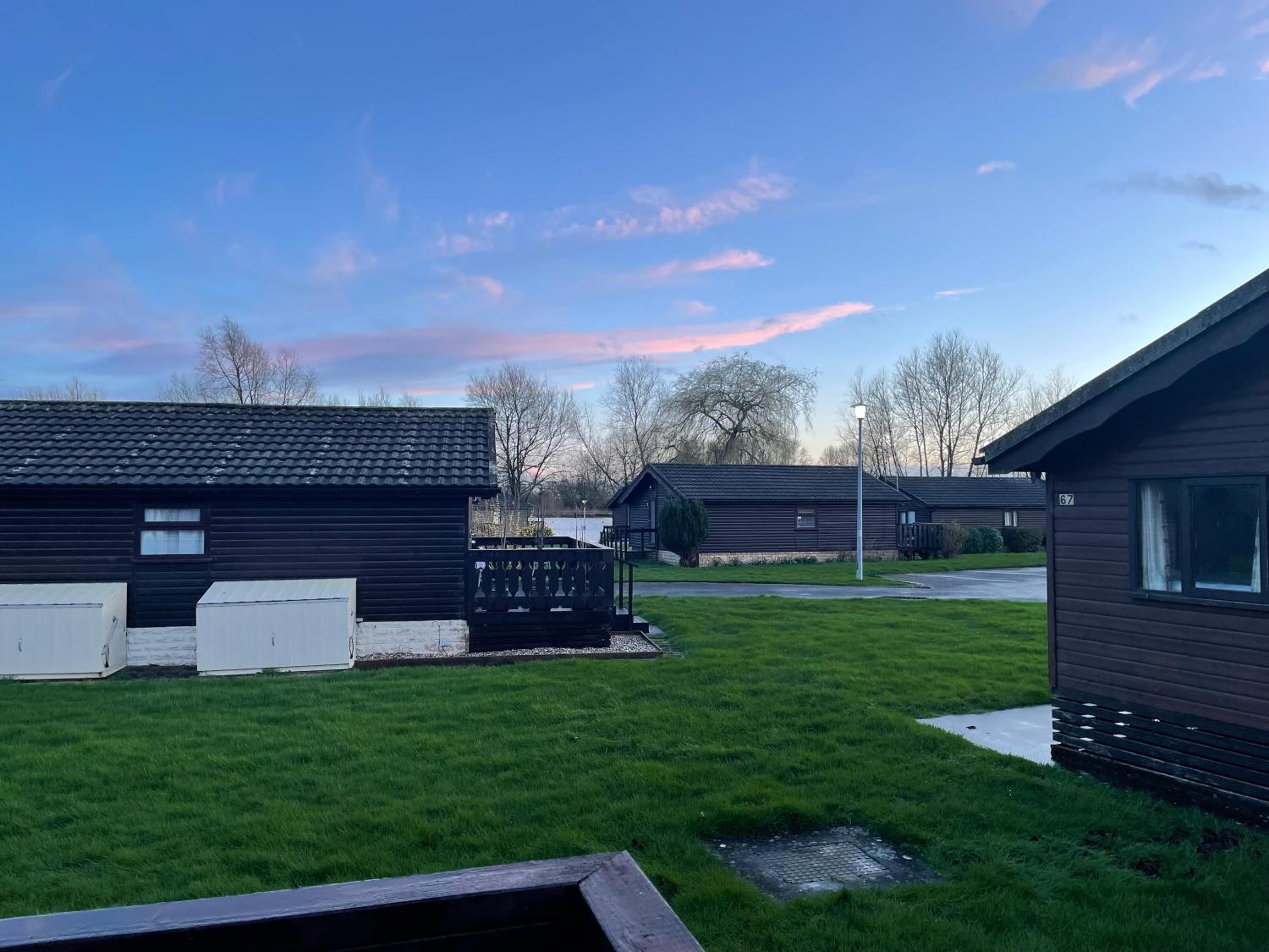 Cosy 3 Bed Lodge in Hoburne, Cotswolds view 2