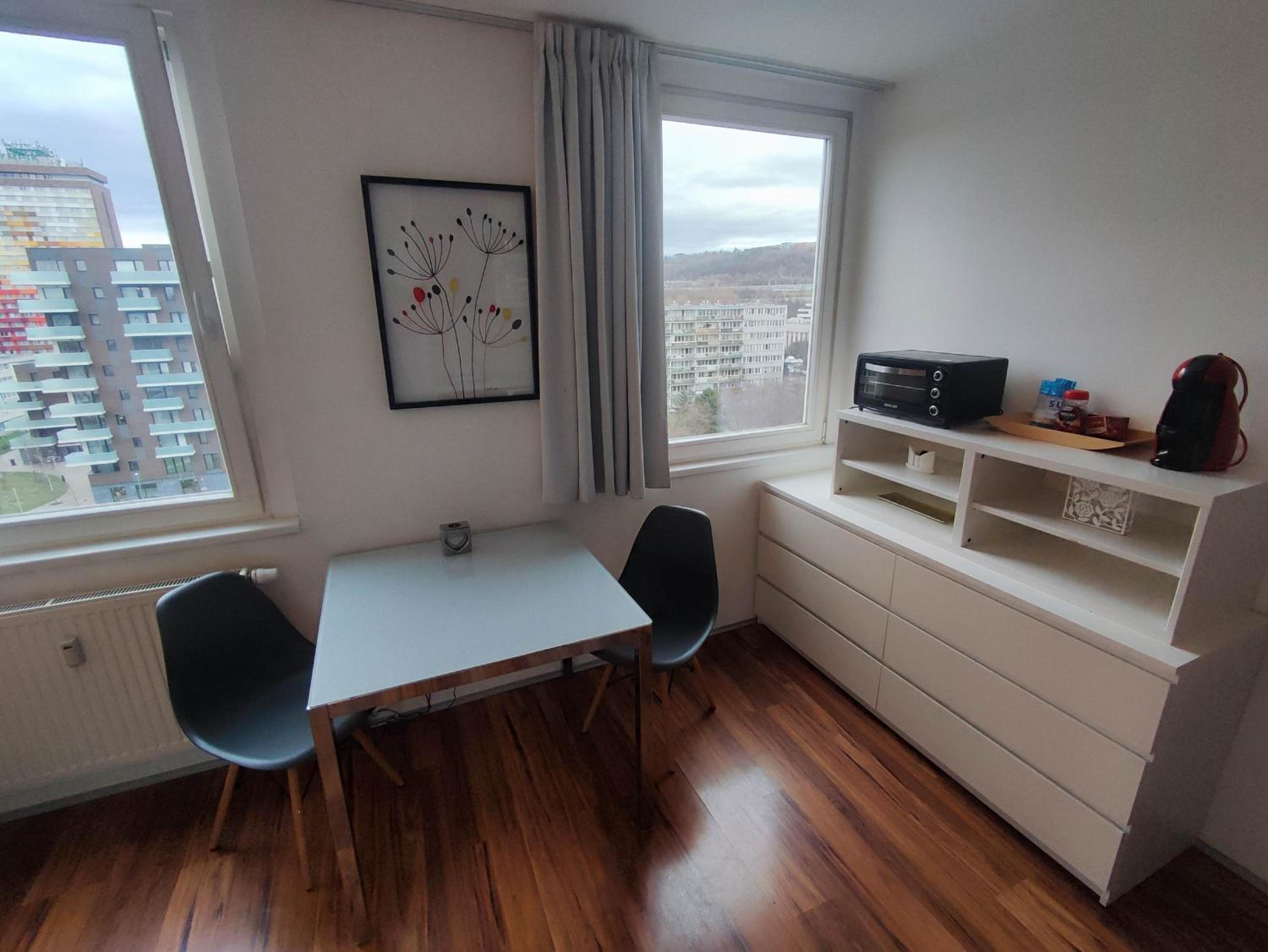 Golden Family Apartments