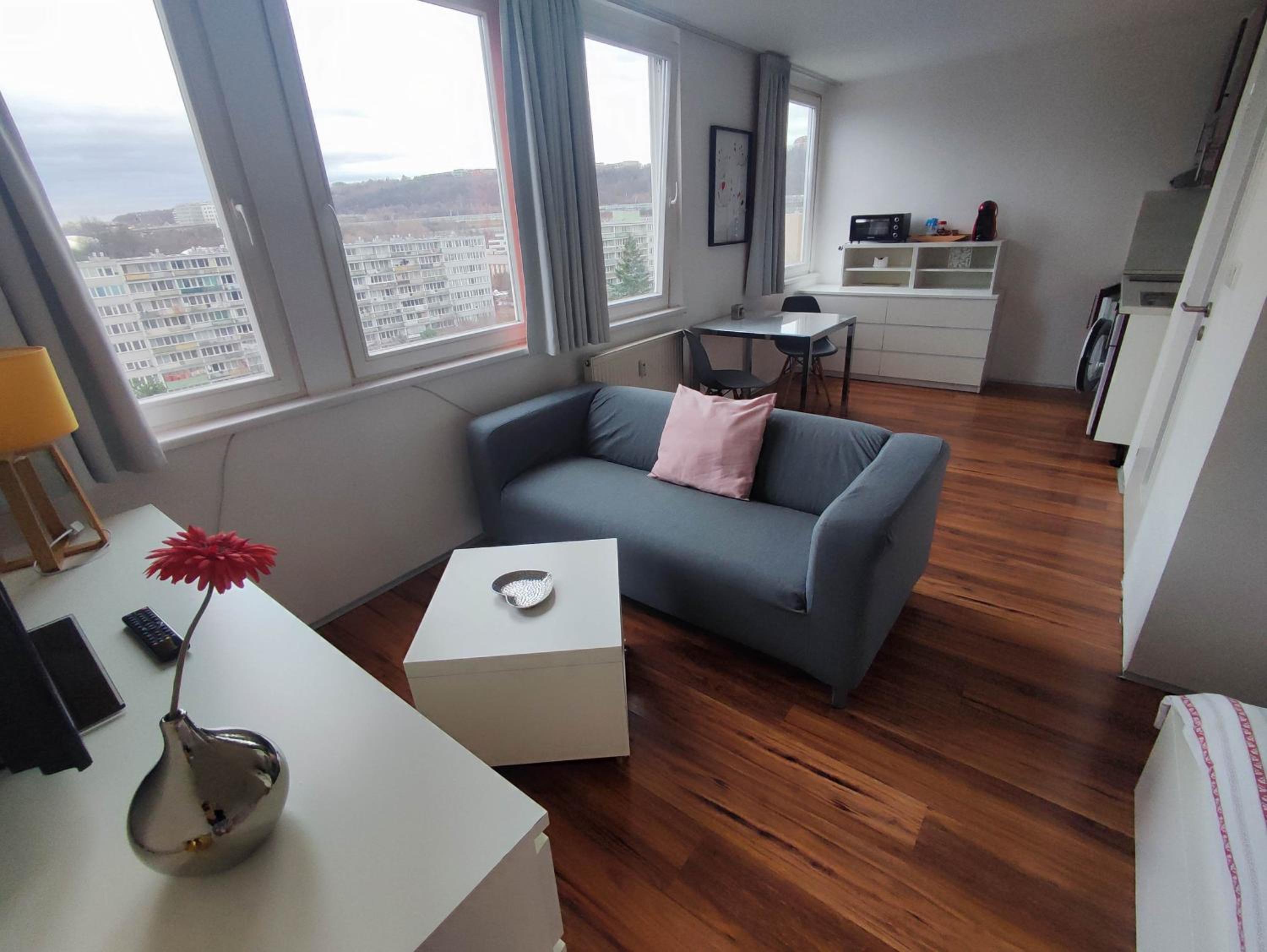 Golden Family Apartments